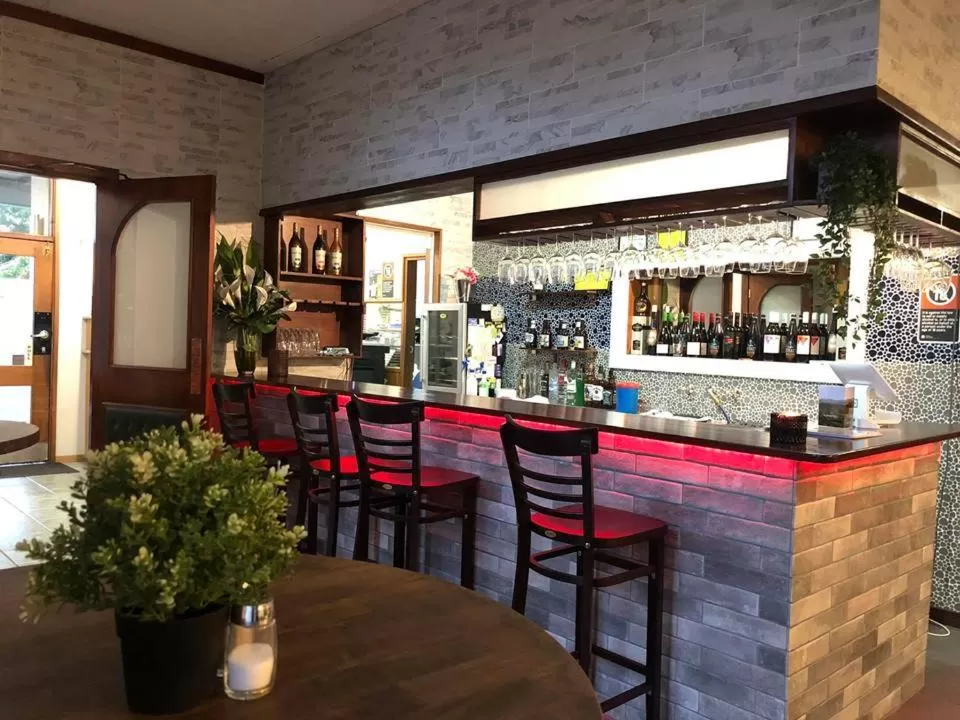 Restaurant/places to eat in Nowra Motor Inn