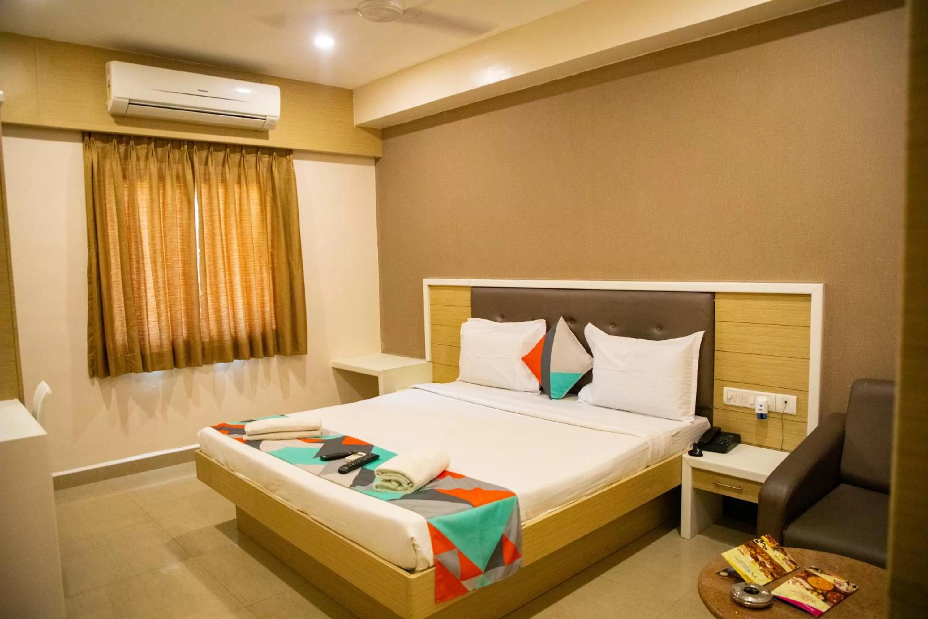 Photo of the whole room, Bed in Arunaachalaa Resiidency