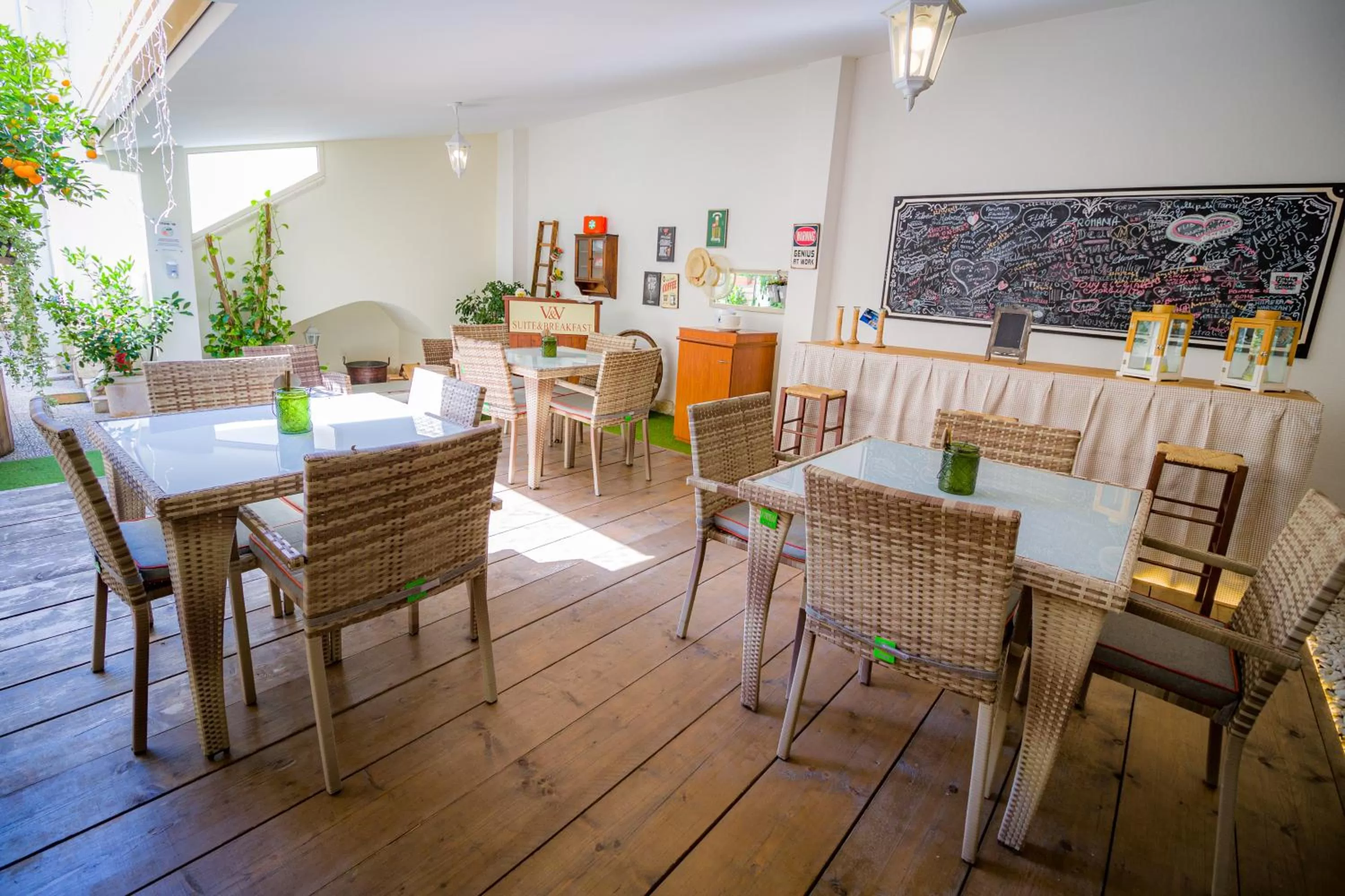 Restaurant/places to eat in V&V Suite & Breakfast