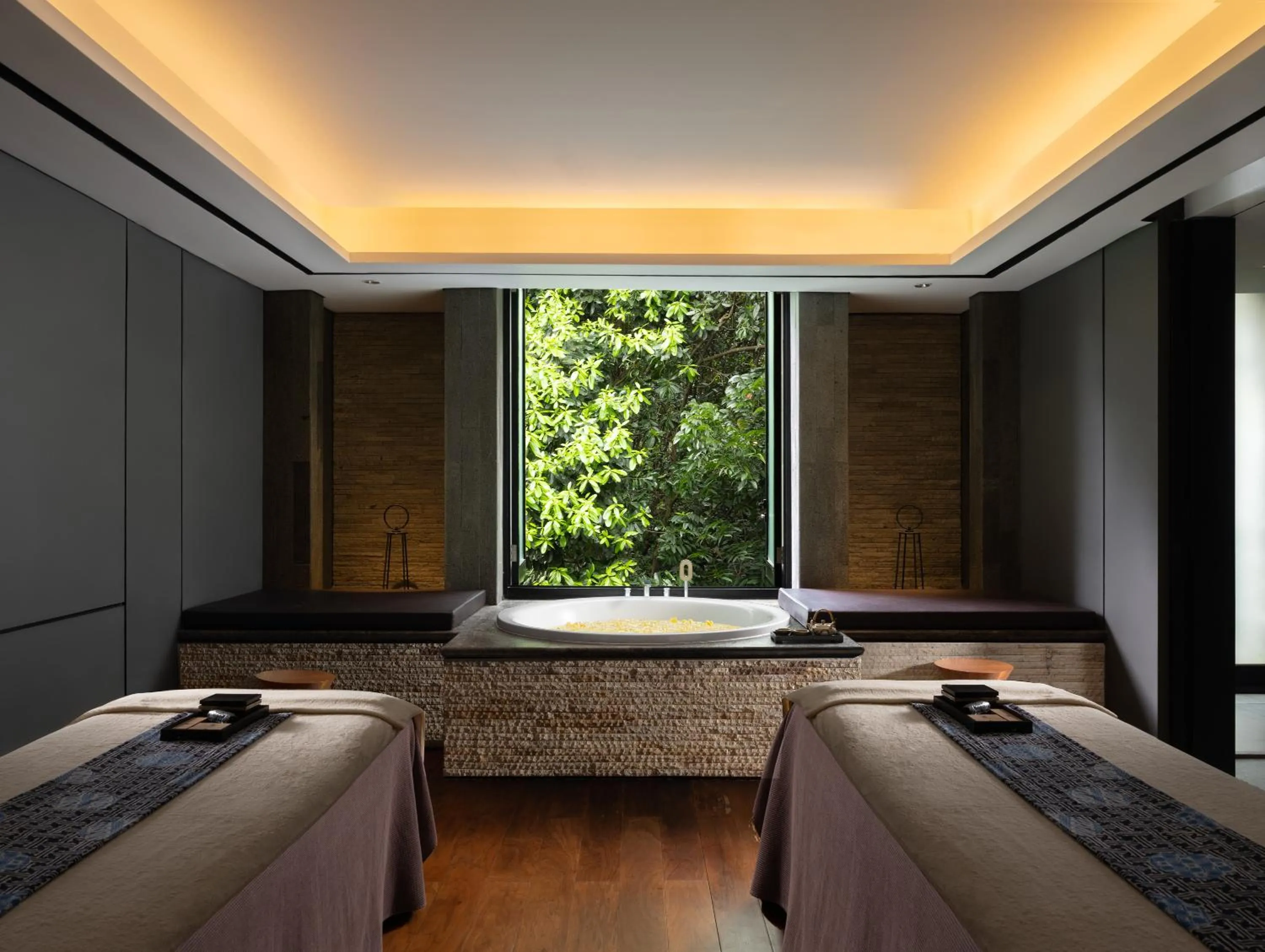 Bed in Royal Tulip Gunung Geulis Resort and Golf