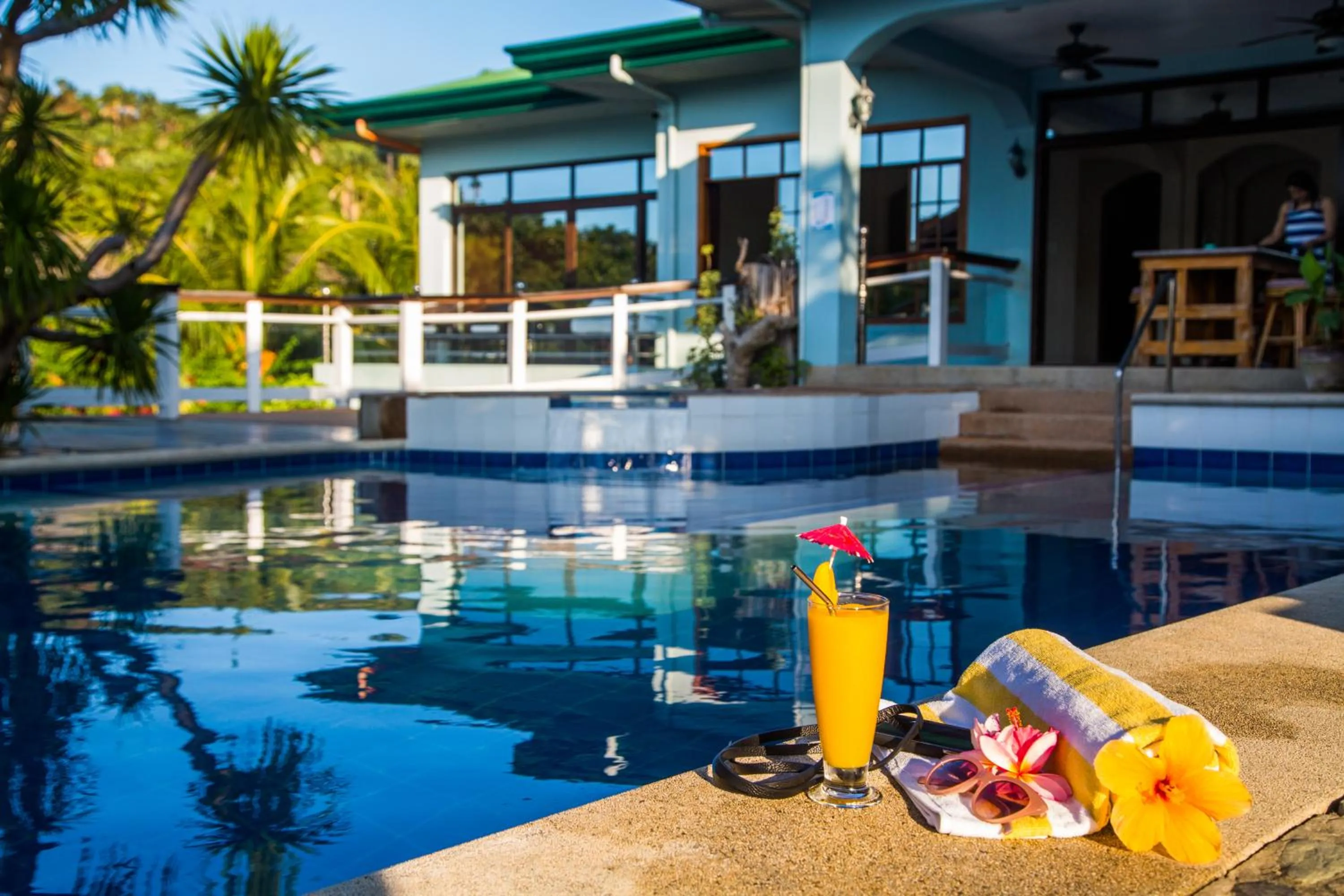 Swimming pool in Edgewater Dive & Spa Resort