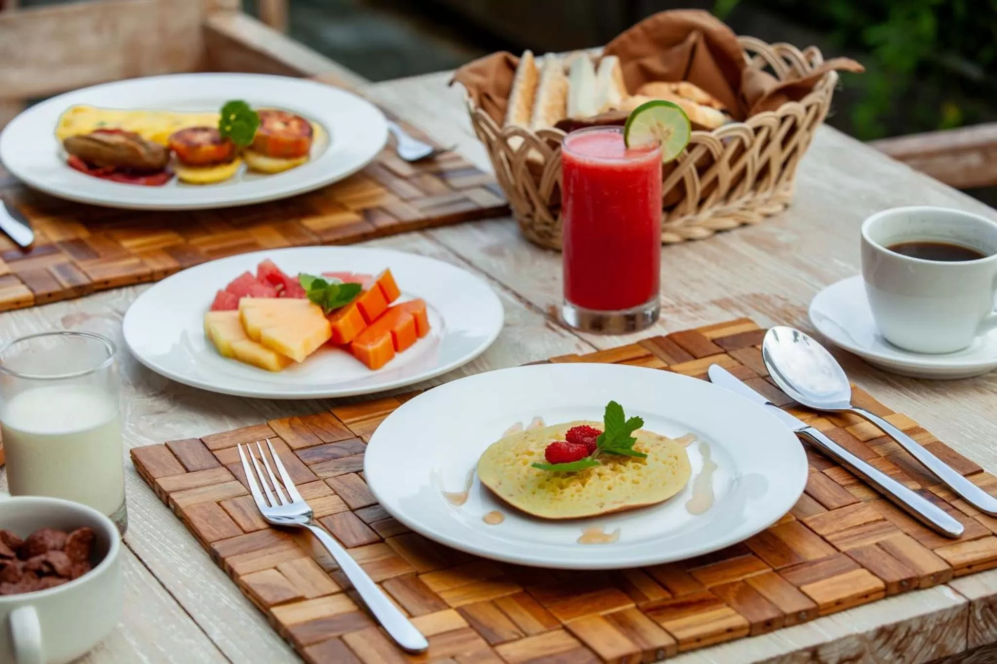 Food and drinks in The Kalyana Ubud Resort