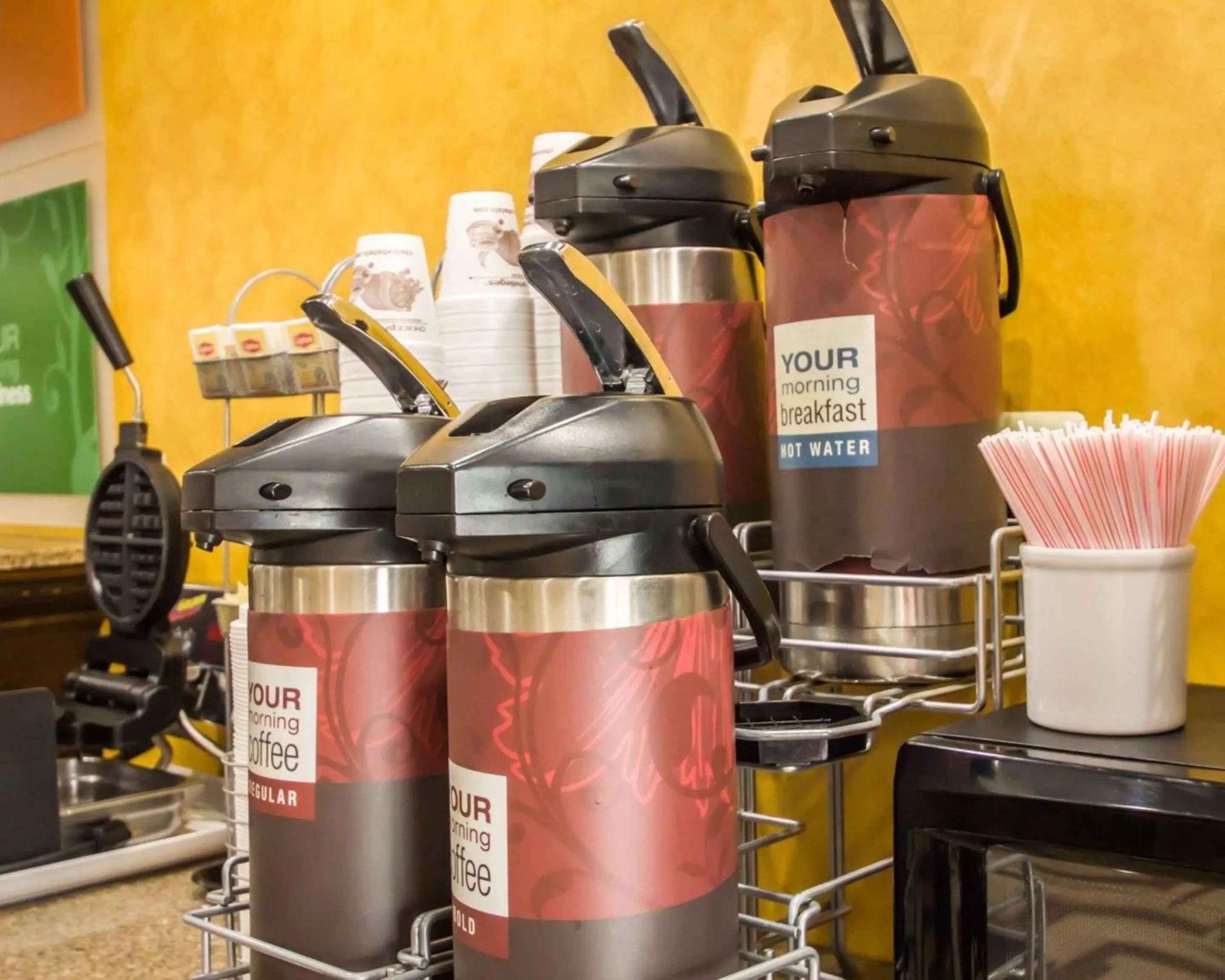 Restaurant/places to eat in Quality Suites NYC Gateway