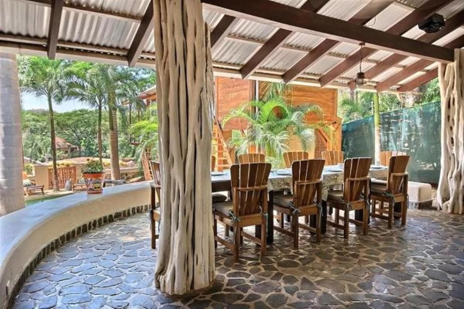 Communal kitchen, Swimming Pool in The Beach Bungalows - Yoga and Surf Hotel - Adults Only