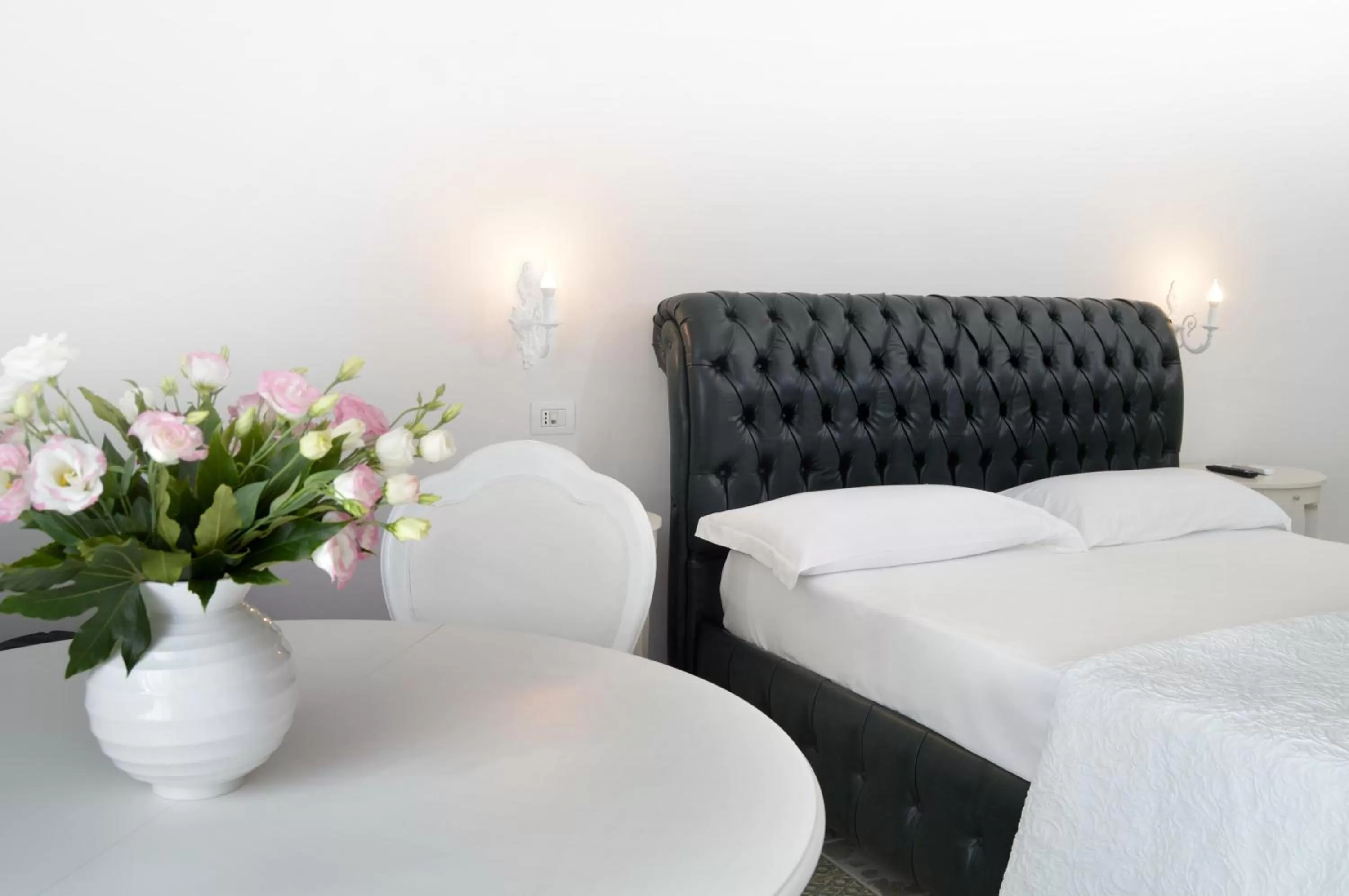 Photo of the whole room, Bed in Barbarella Home