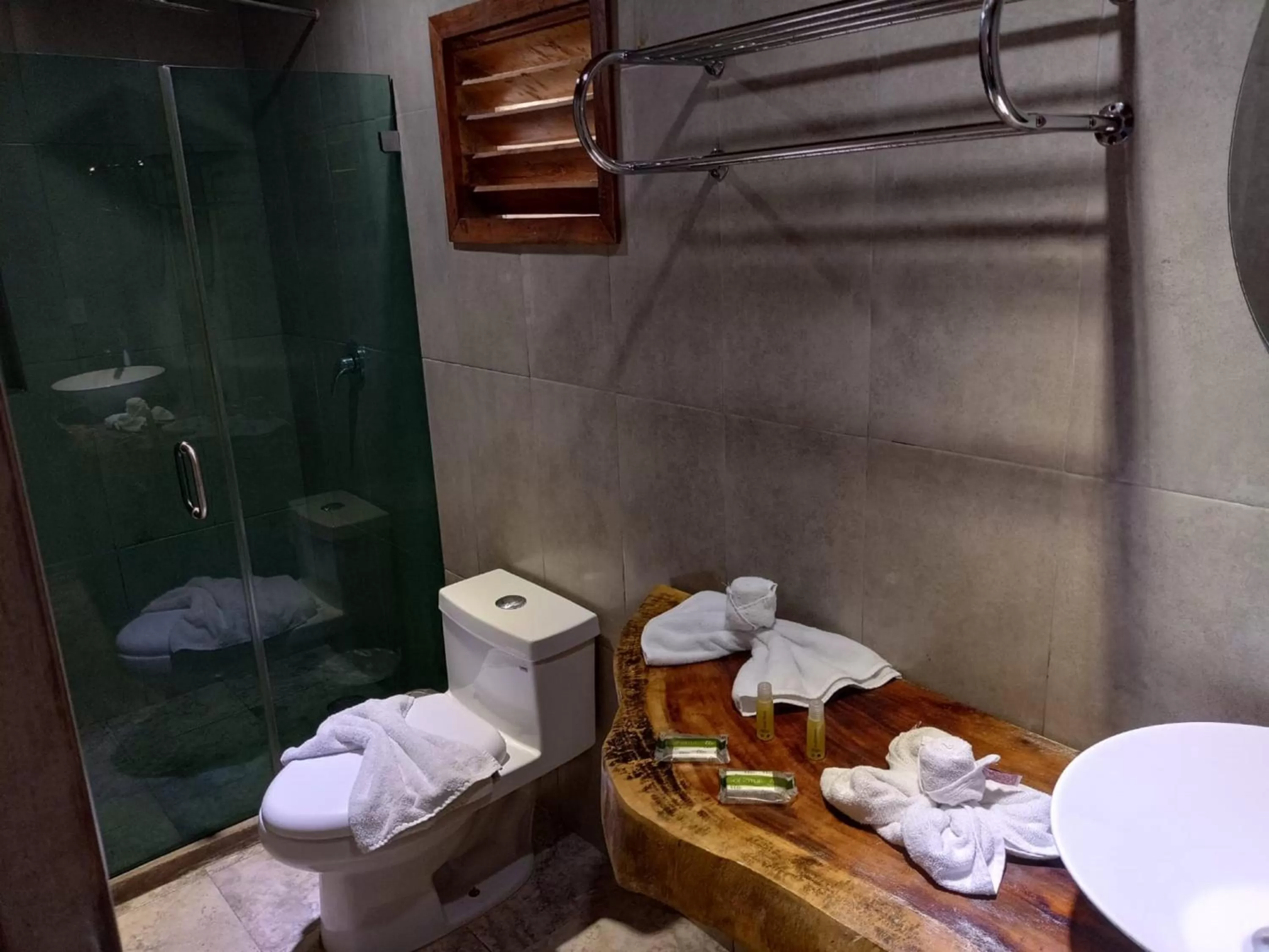 Bathroom in Casa Shiva Bacalar by MIJ