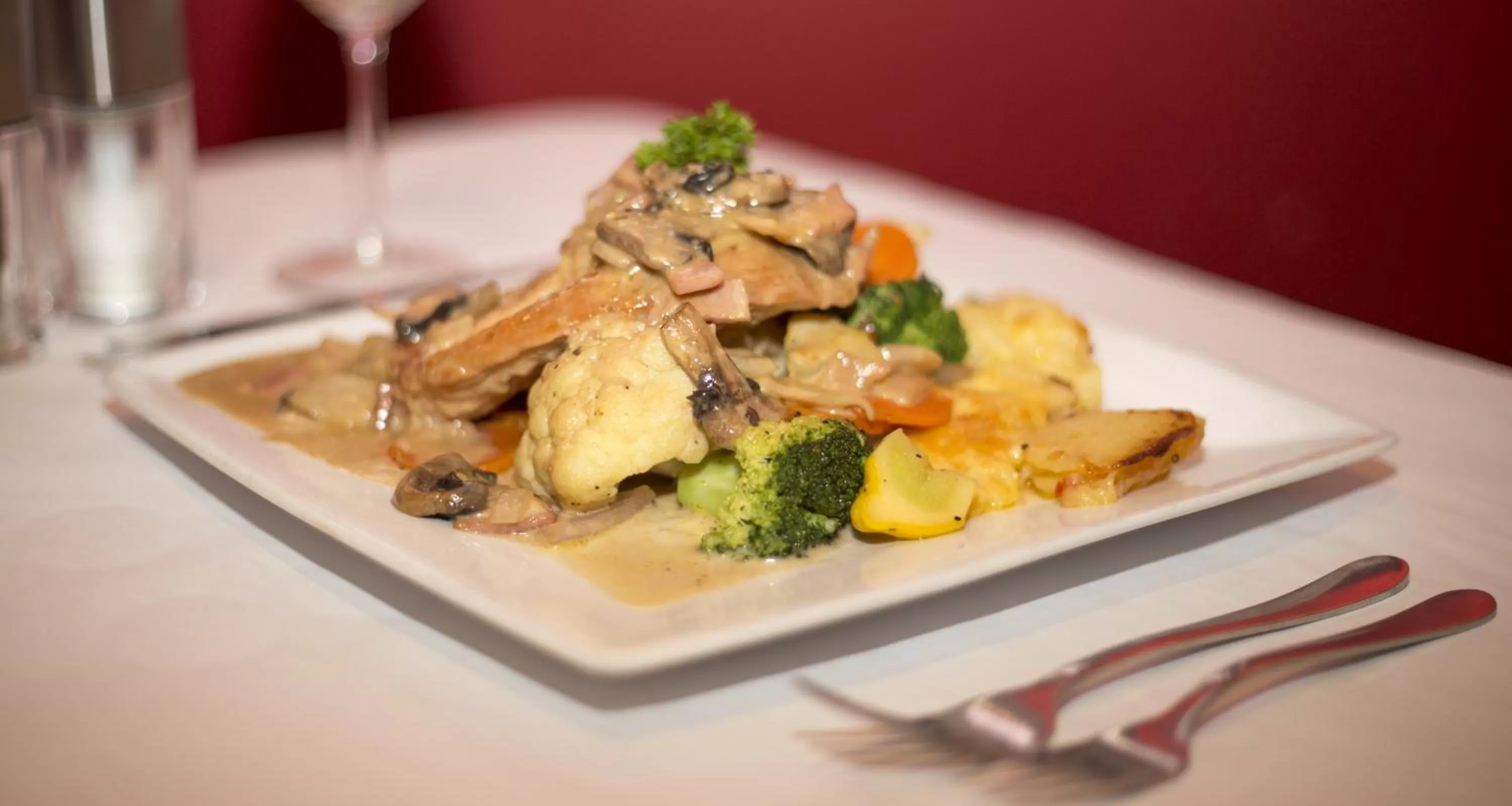 Food in James Street Motor Inn