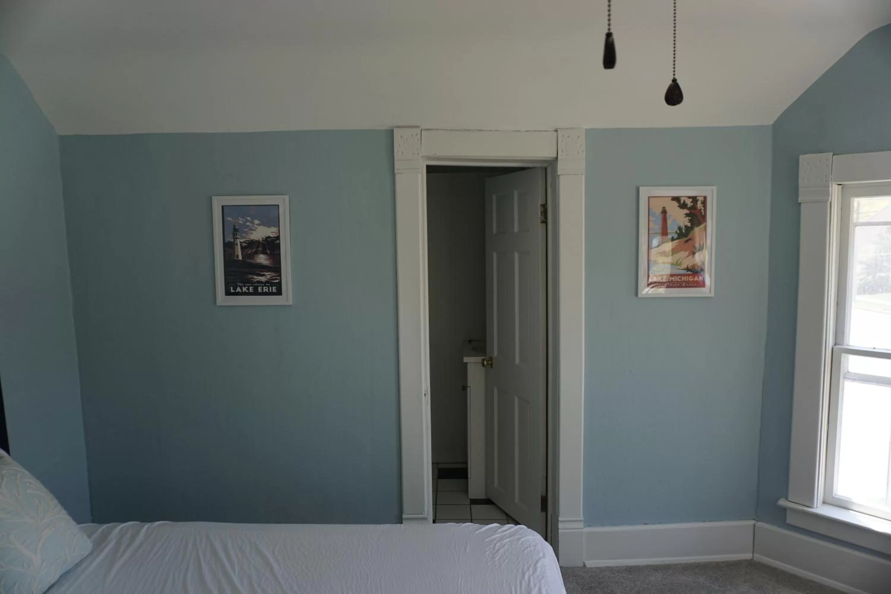 Bed in Charlevoix House - The Northside