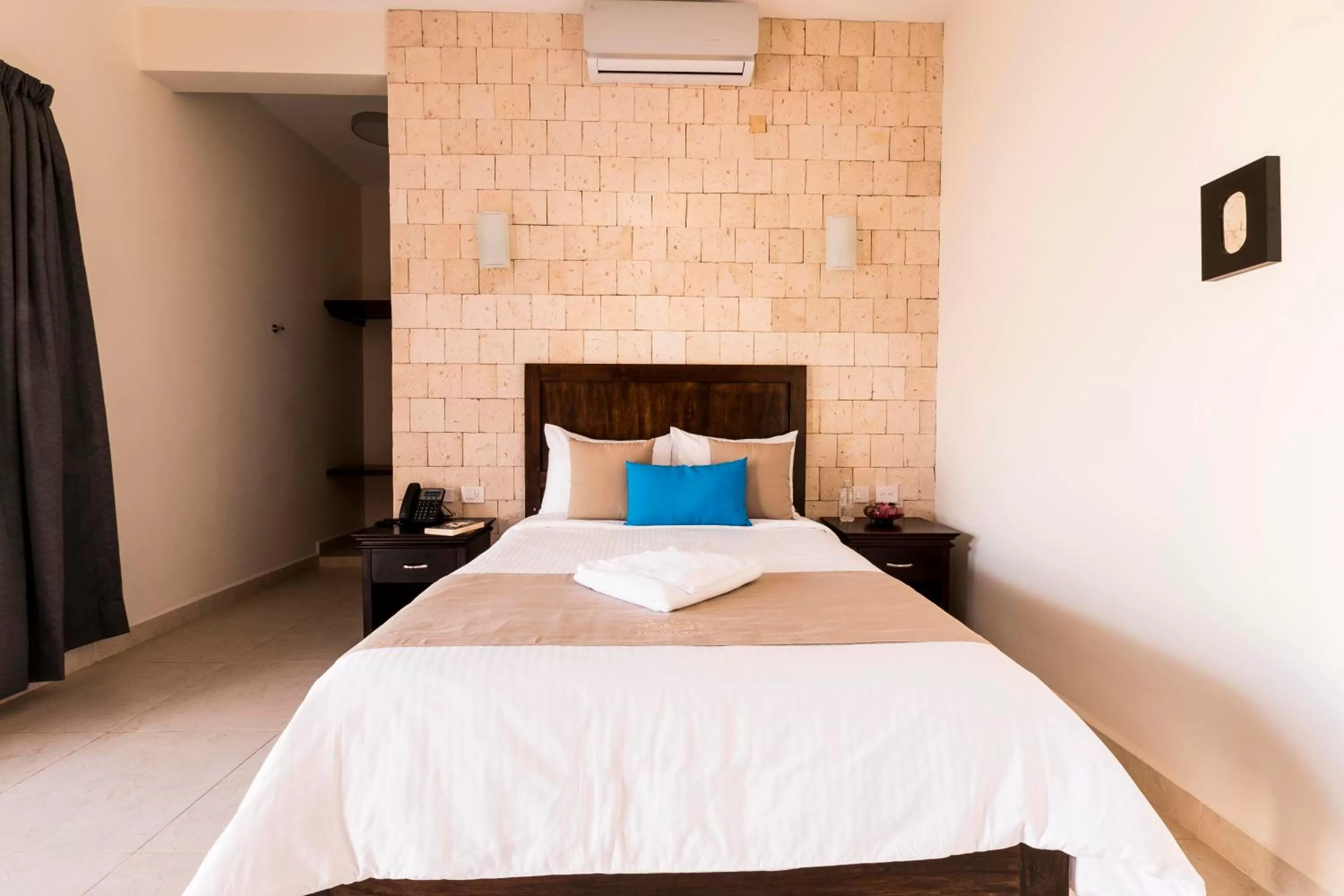 Photo of the whole room, Bed in Hotel Los Frailes, Valladolid, Yucatán