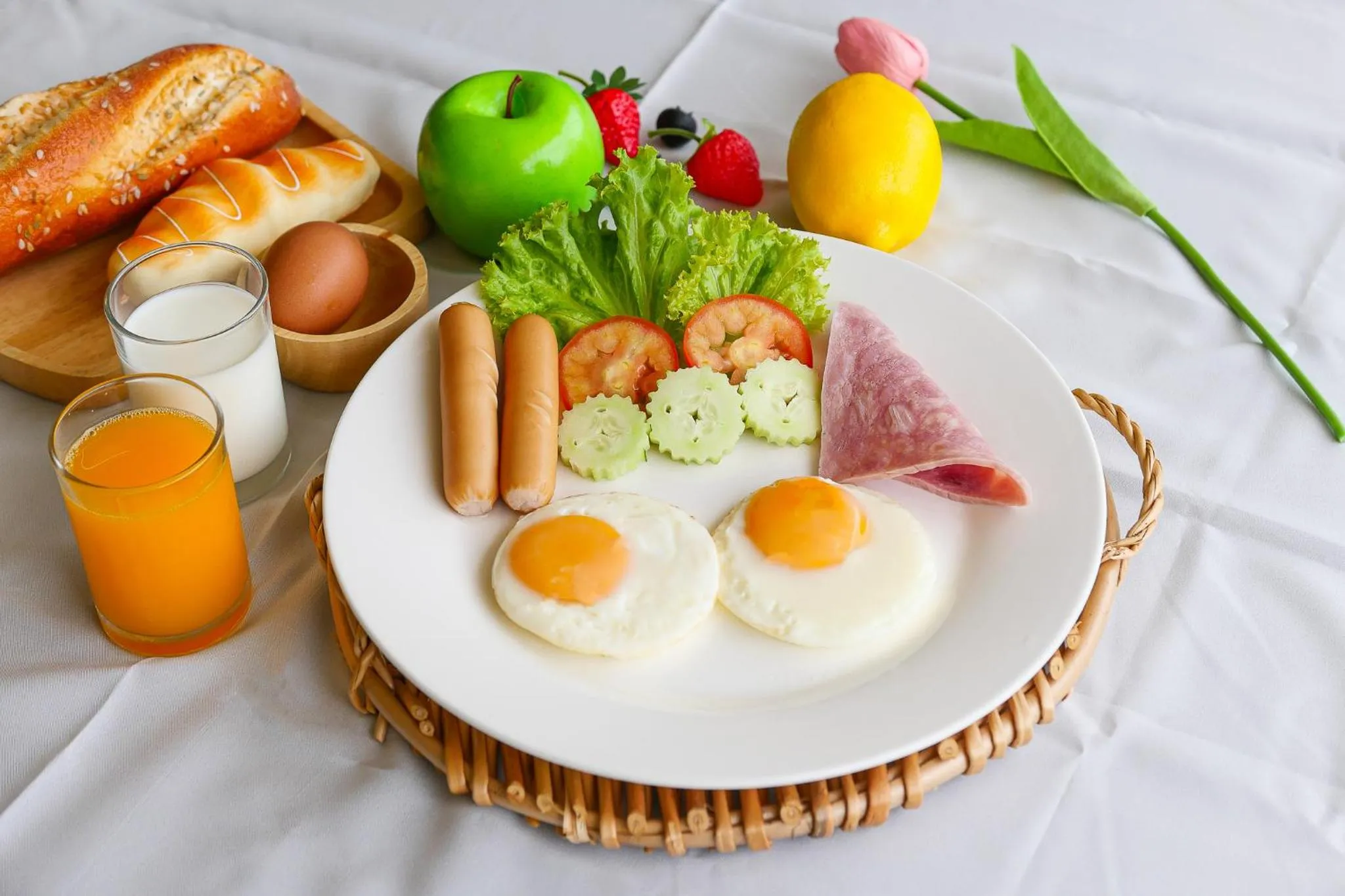 Food and drinks in AU Place Hotel