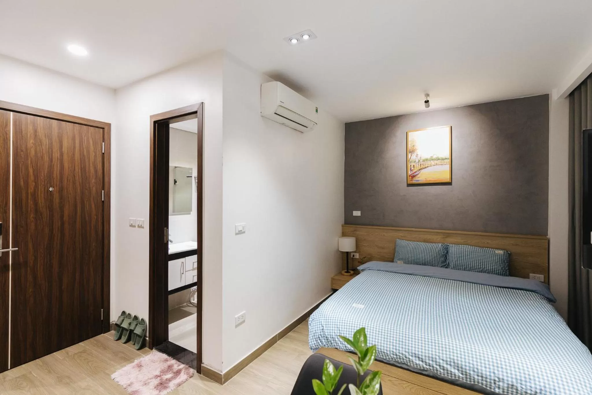 Bed in LUCK APART 8 - Hanoi Westlake Balcony Studio