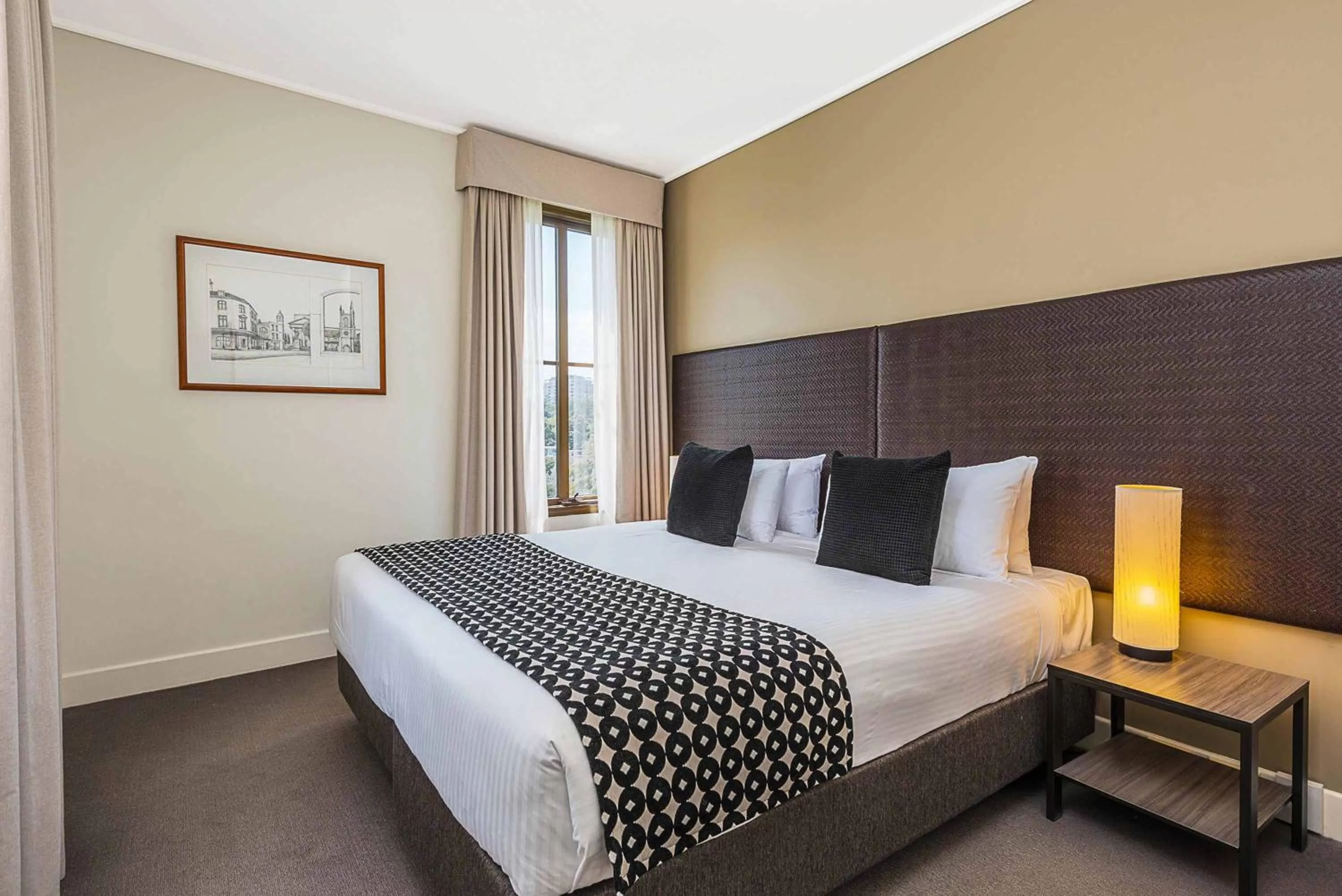 Bed in Mantra on Jolimont Melbourne