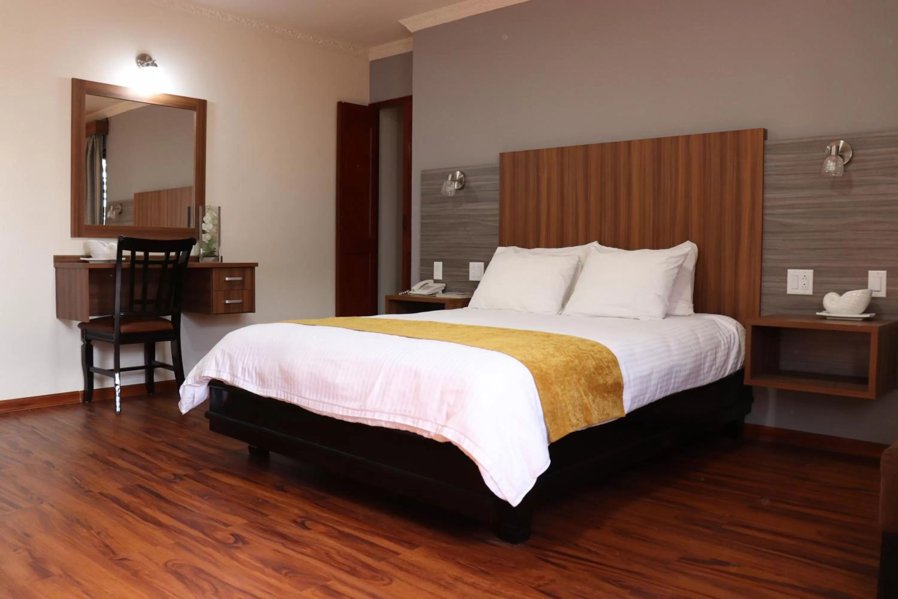 Bed in Hotel Puerta del Sol