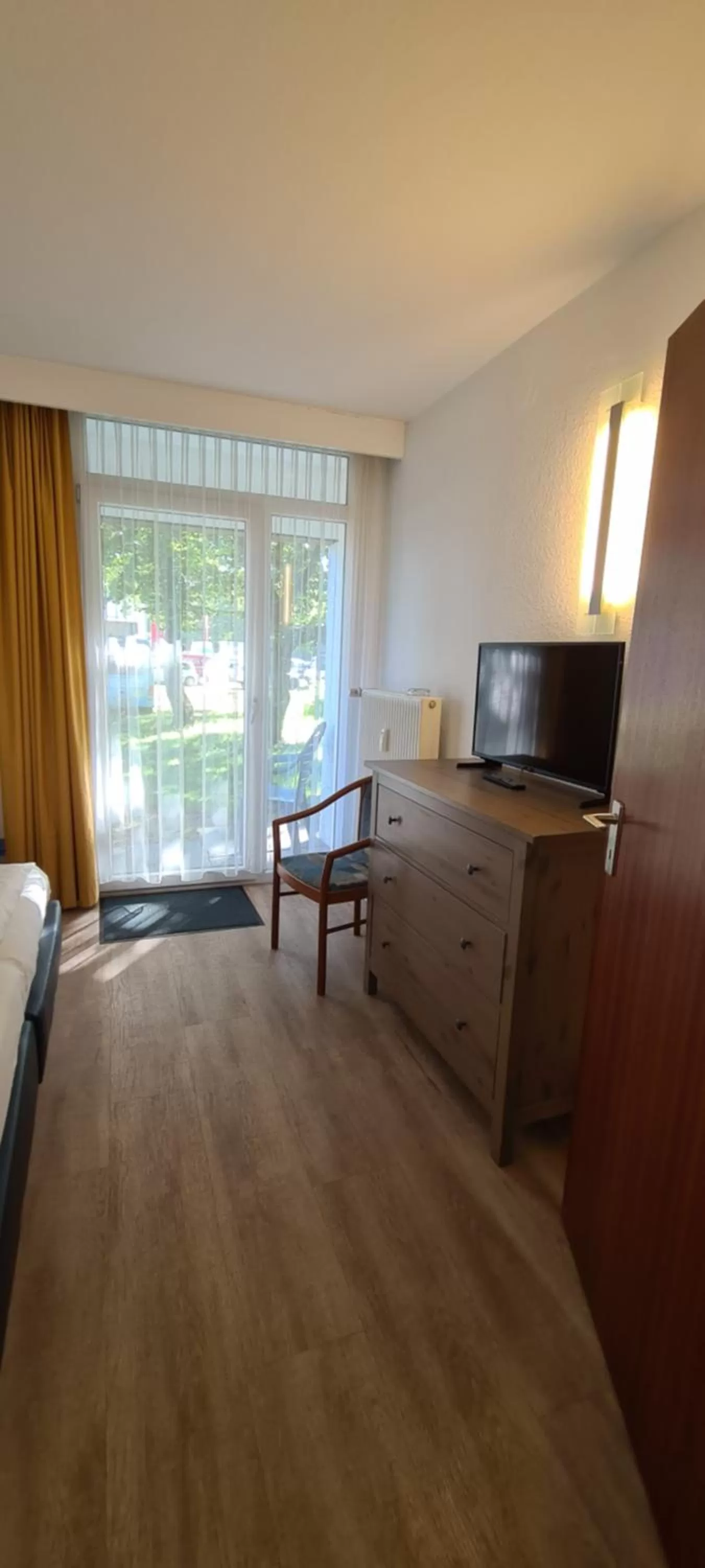 Photo of the whole room, TV/Entertainment Center in Aparthotel Höper