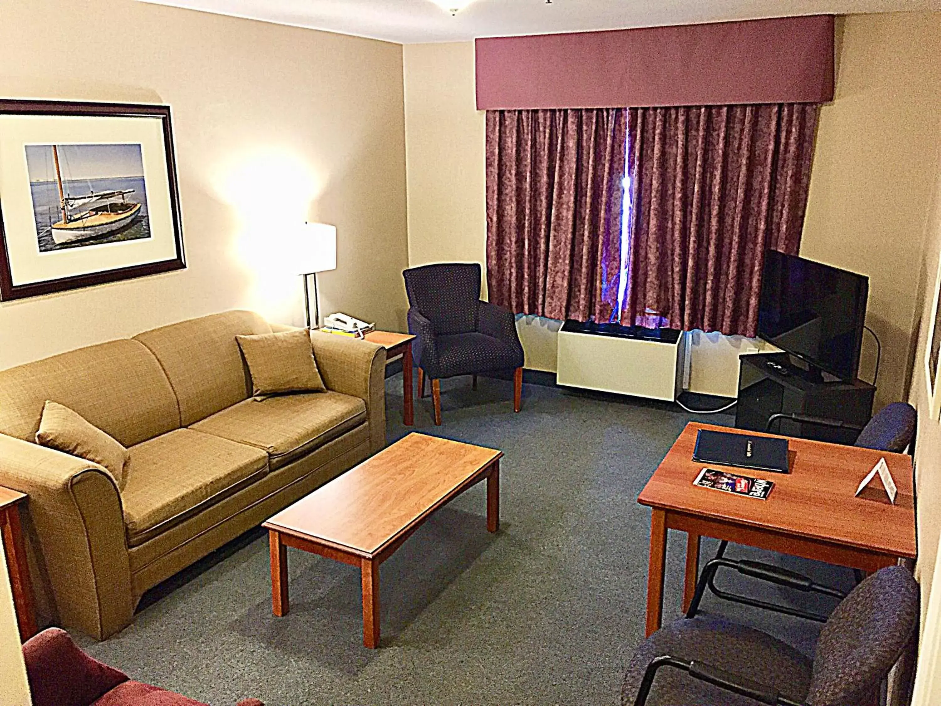 Standard Double Suite in Coastal Inn Dartmouth Standard Double Suite in Coastal Inn Dartmouth