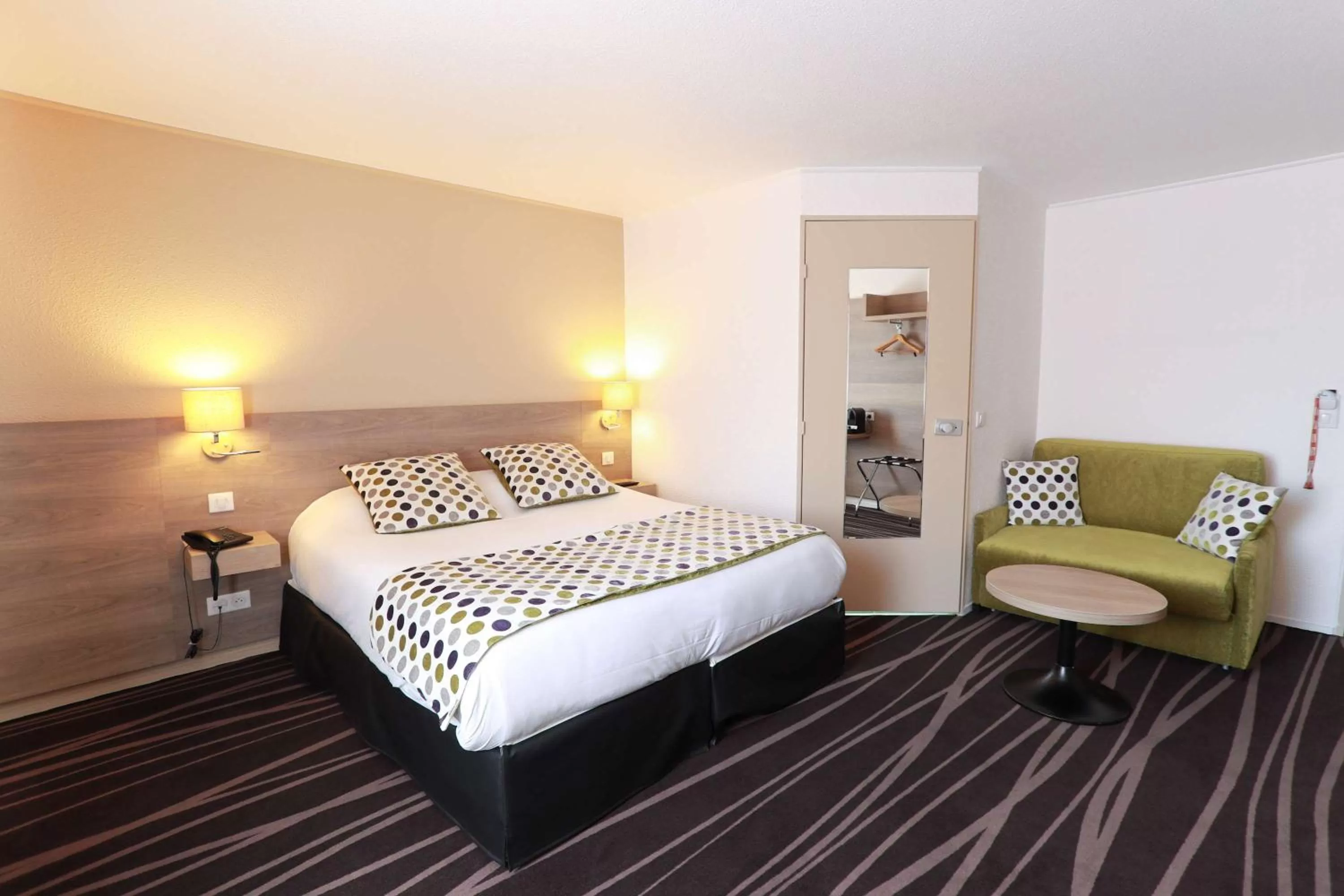 Photo of the whole room, Bed in Sure Hotel by Best Western Limoges Sud