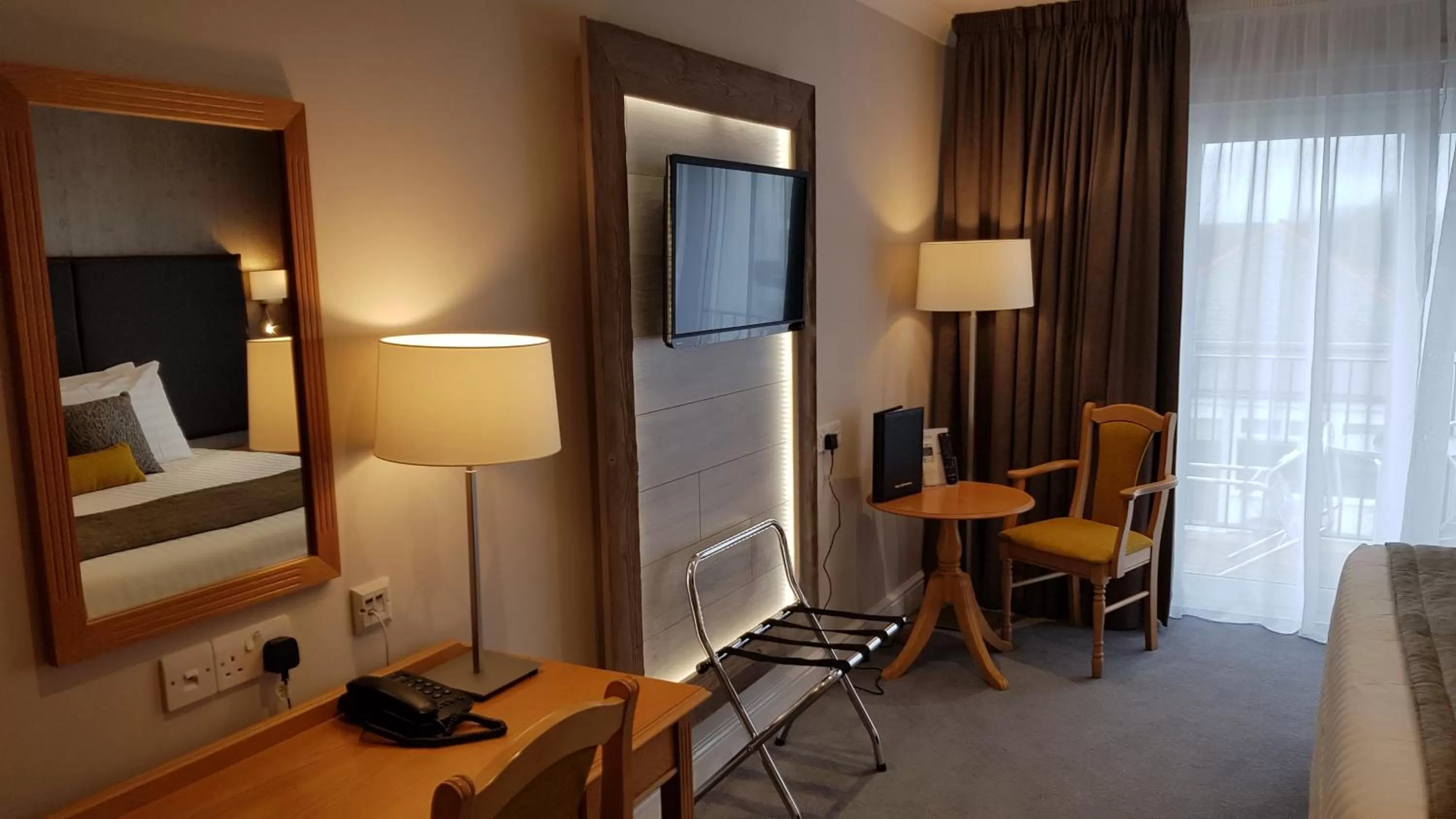 TV and multimedia, Bed in Heywood Spa Hotel