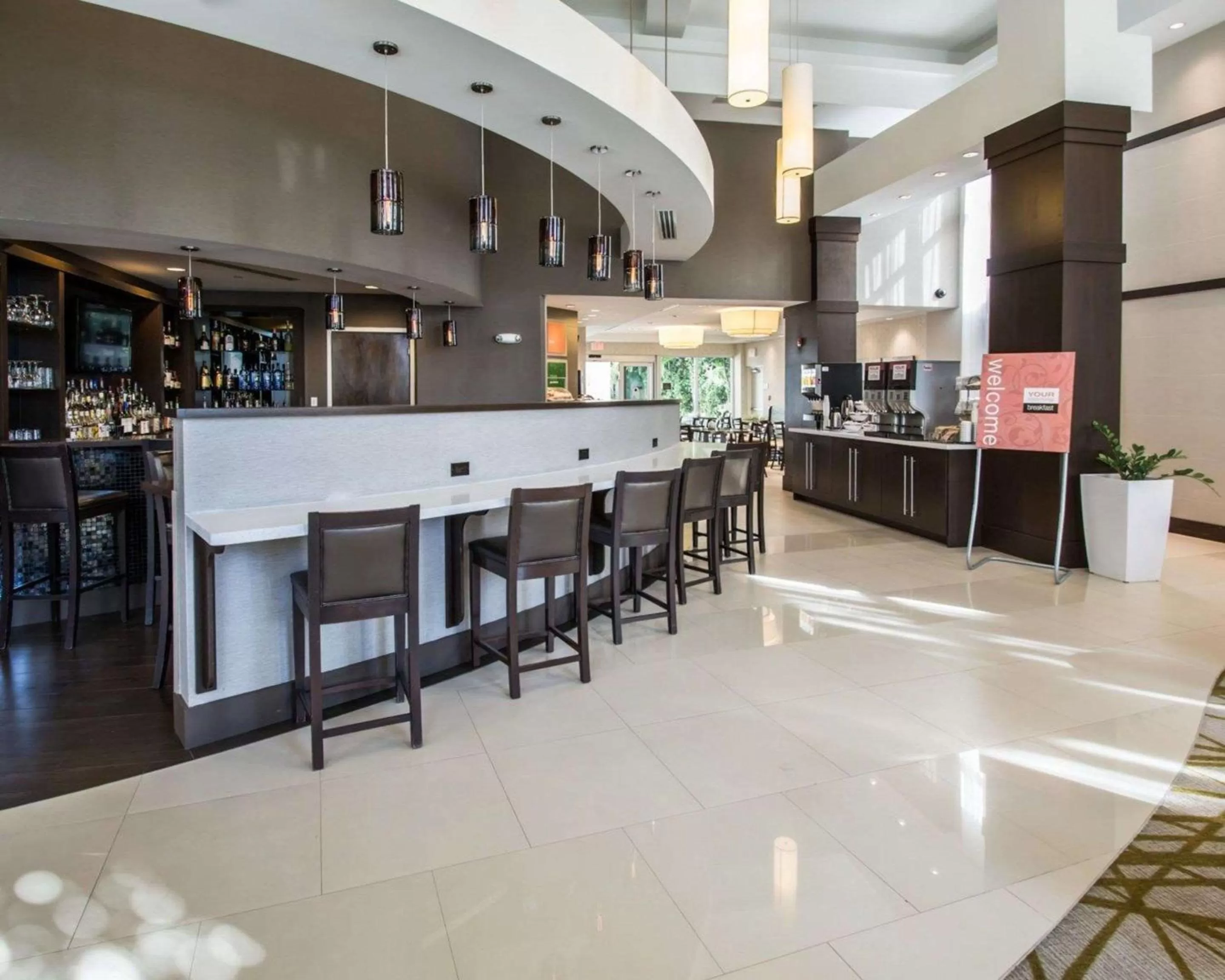 Lounge or bar in Comfort Suites Miami Airport North