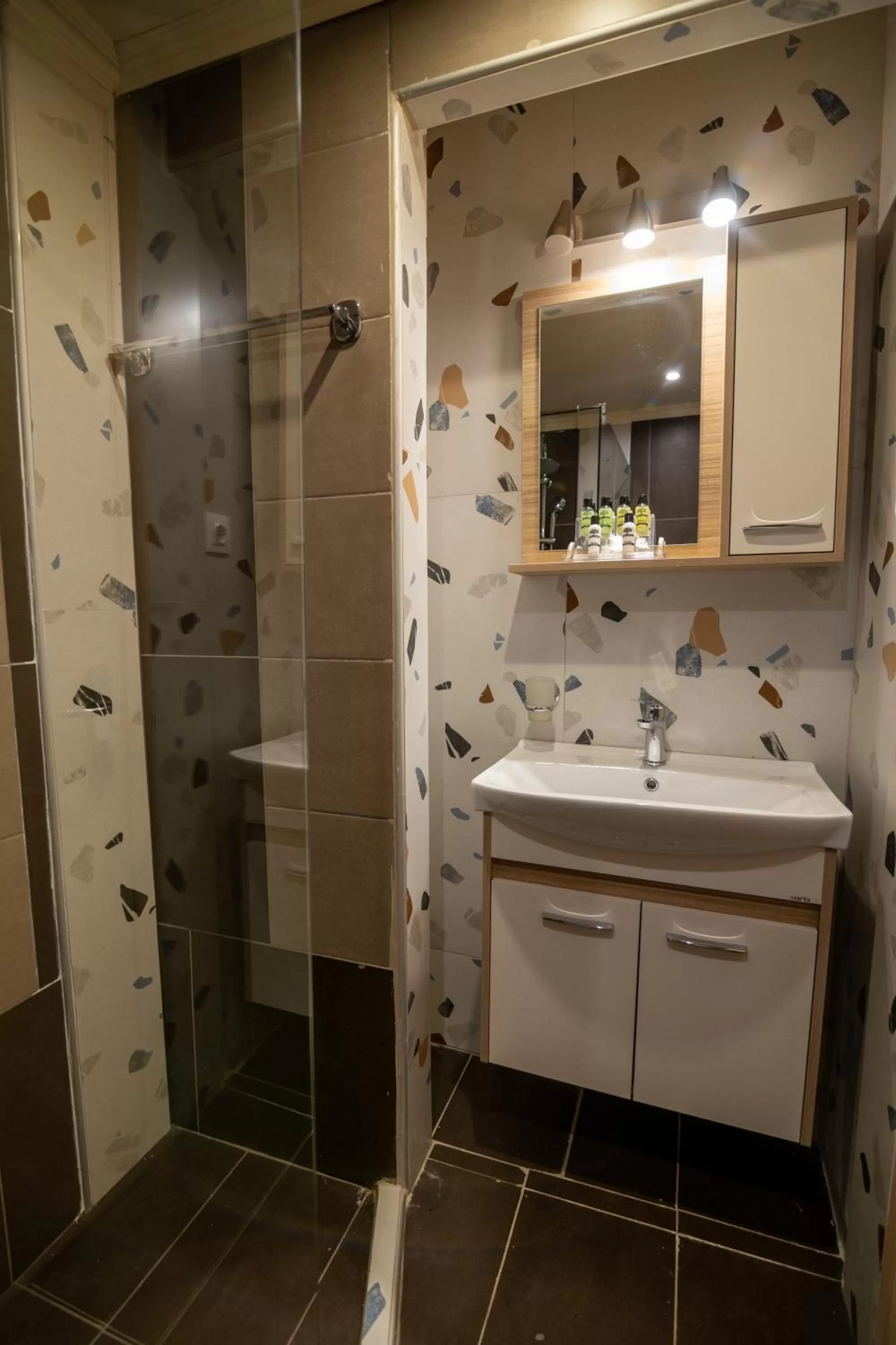 Shower in Votsalakia Hotel & Luxury Apartments