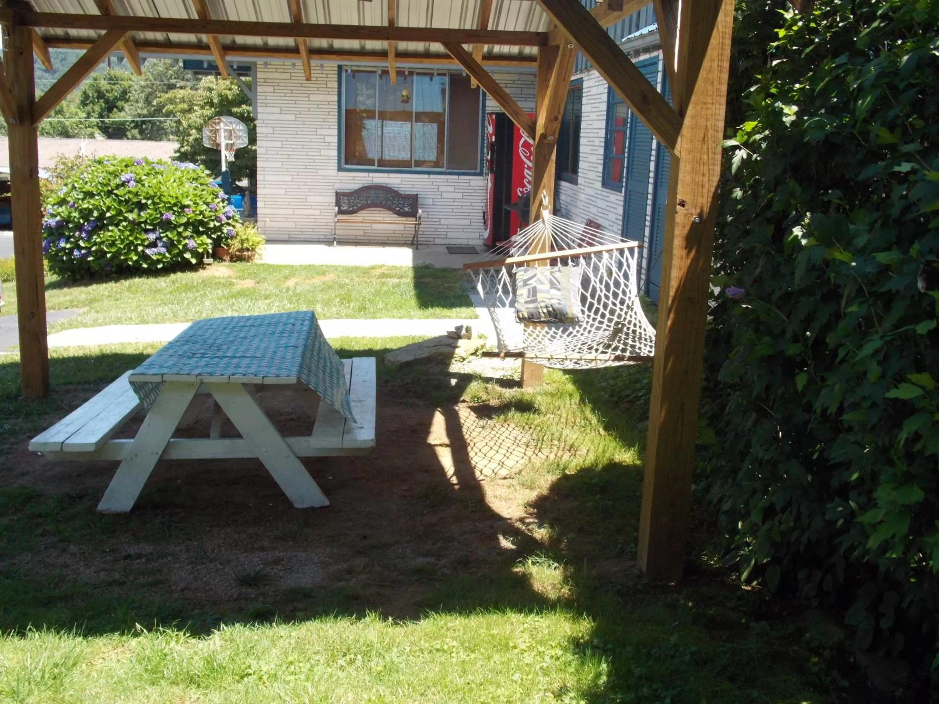 Garden in Clarketon Motel - Maggie Valley