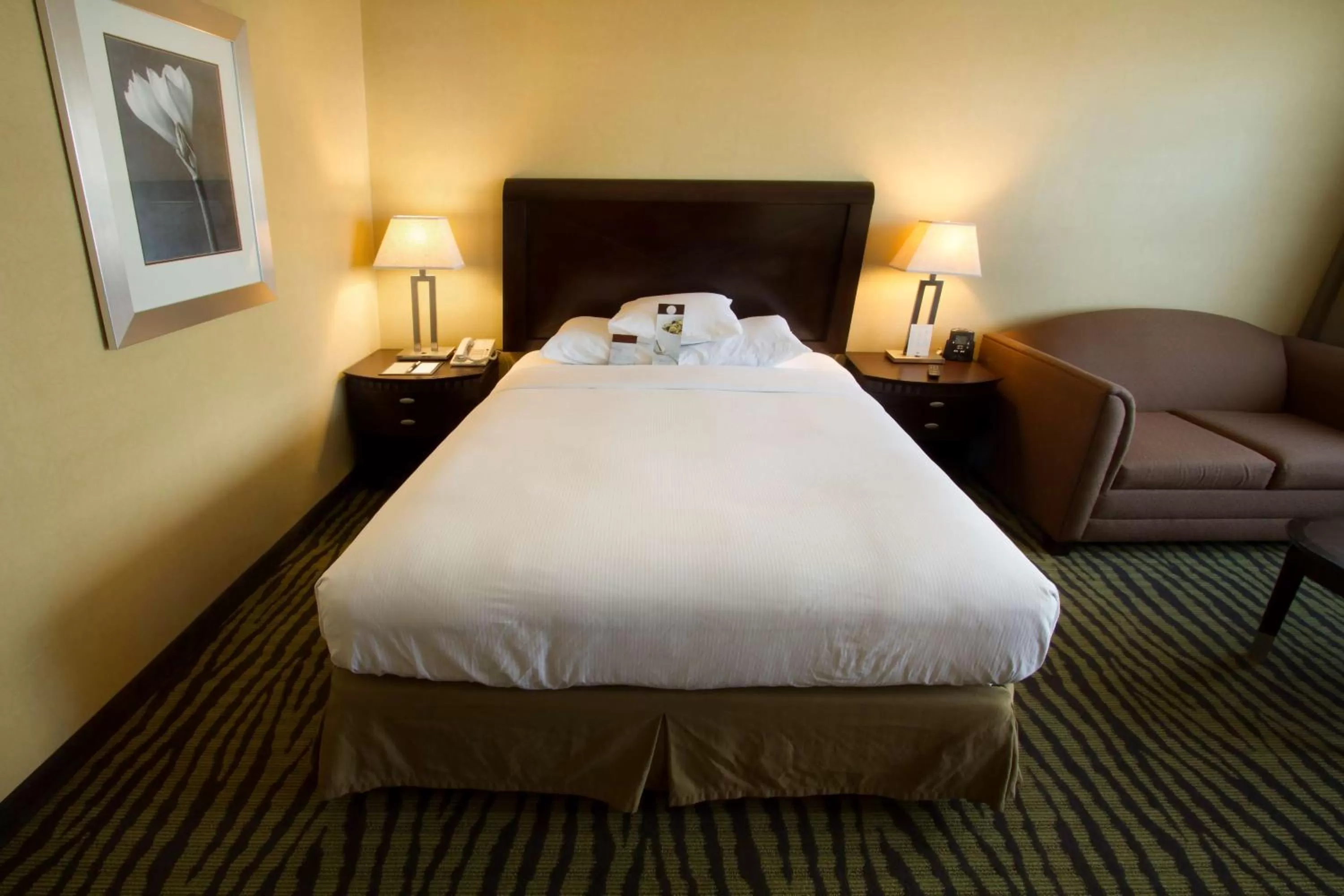 Bed in DoubleTree by Hilton Orange County Airport