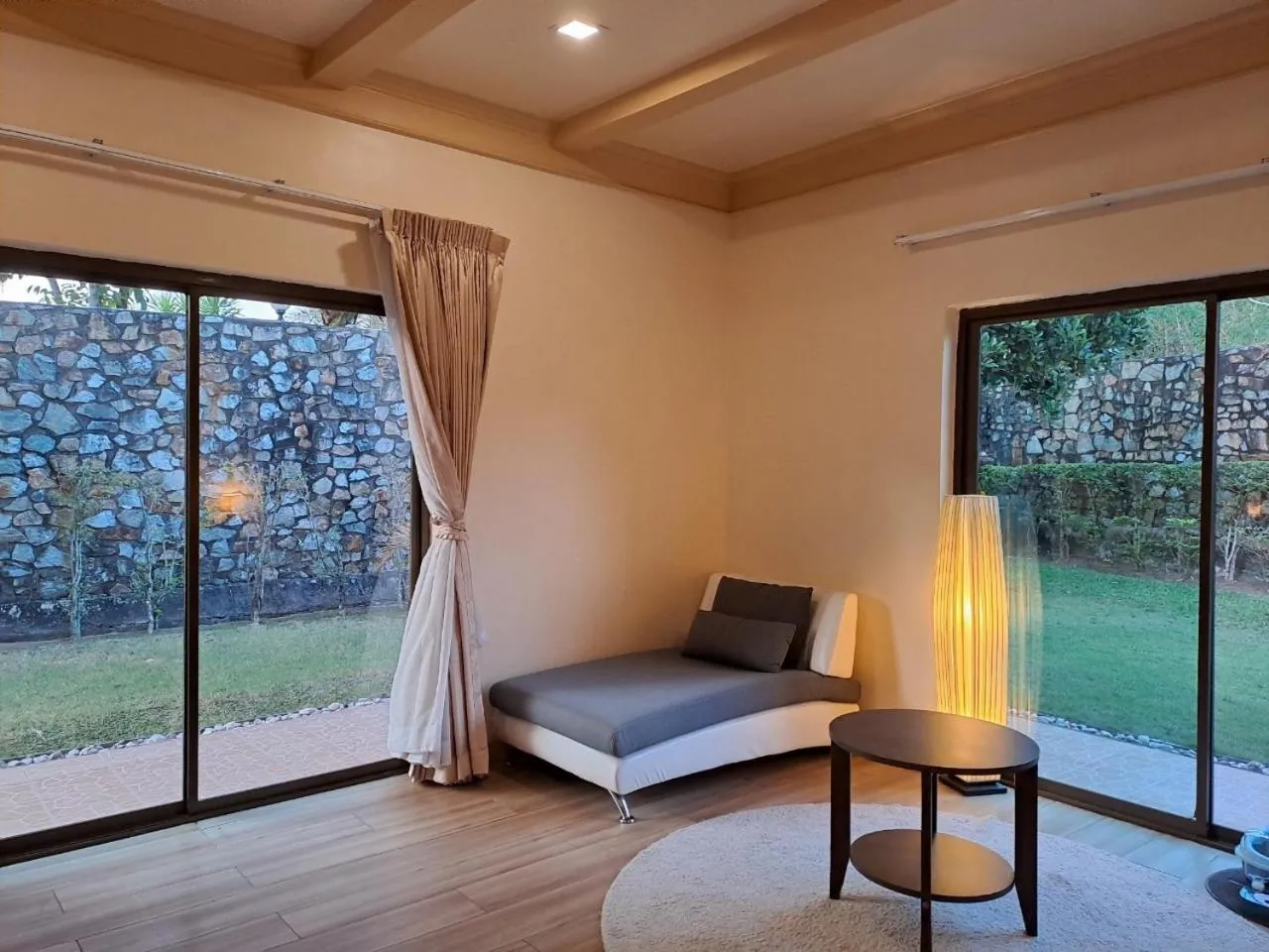 Patio, Seating Area in PM Lake Mabprachan Pattaya