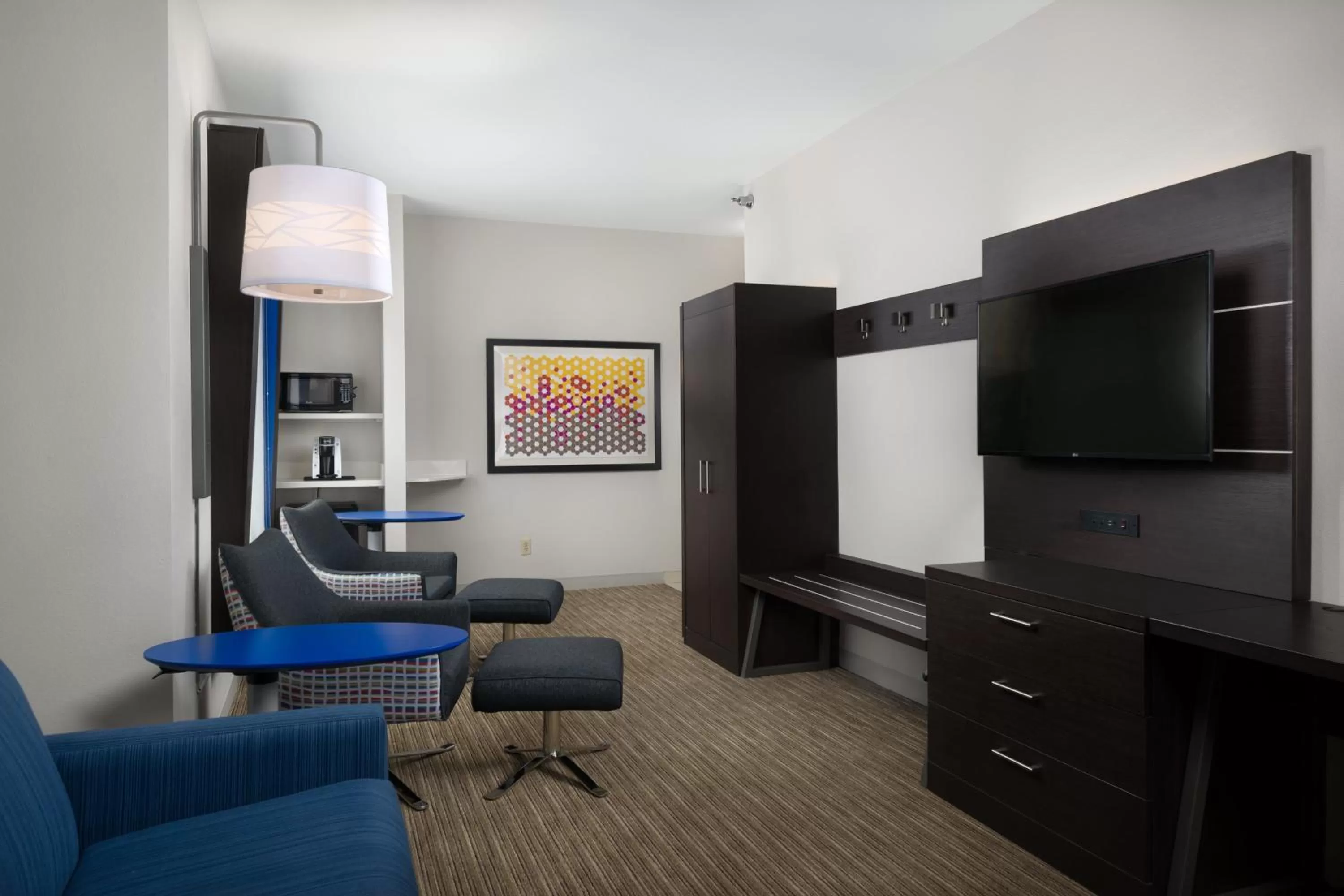 Bedroom in Holiday Inn Express Independence - Kansas City by IHG