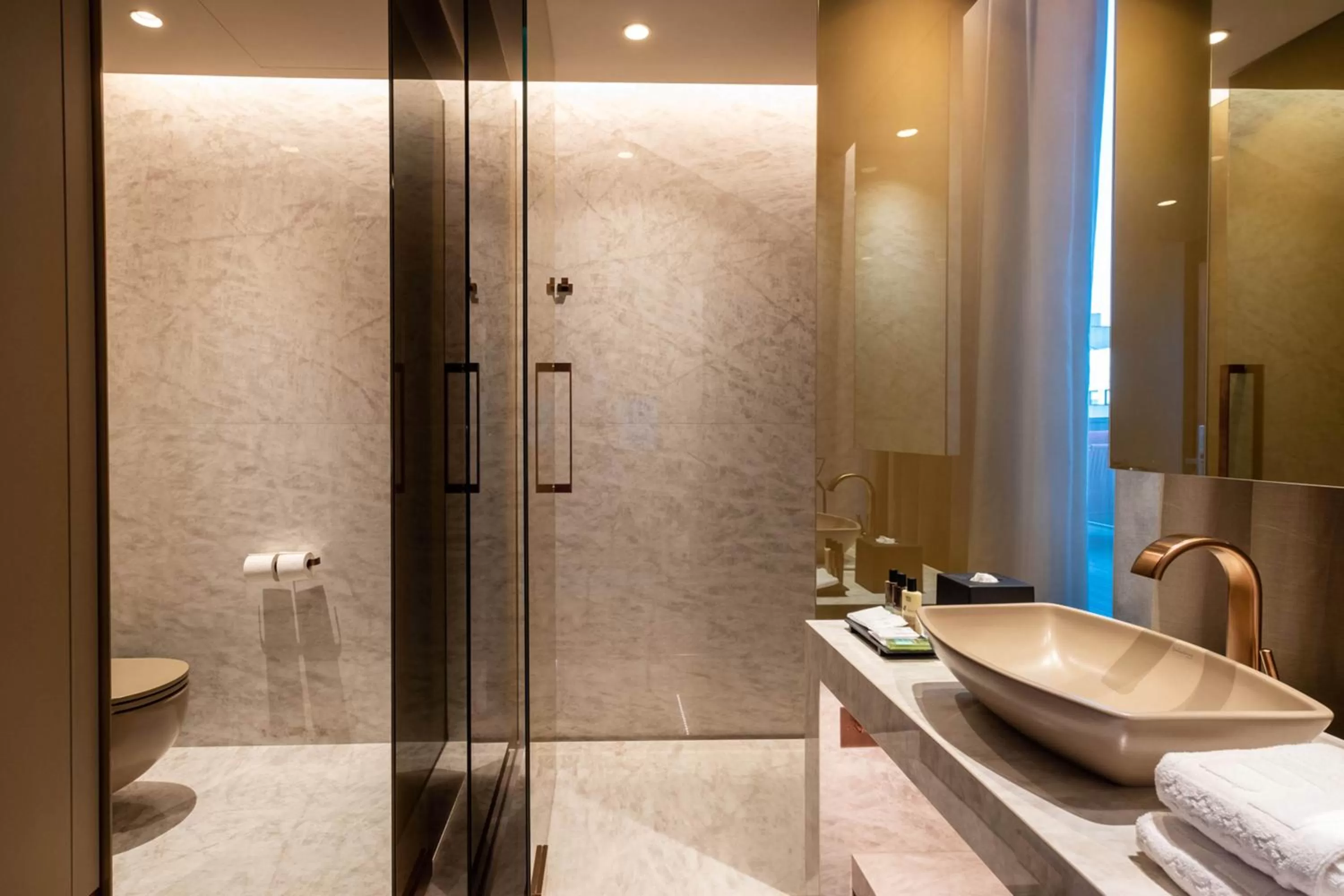 Shower in BessaHotel Baixa