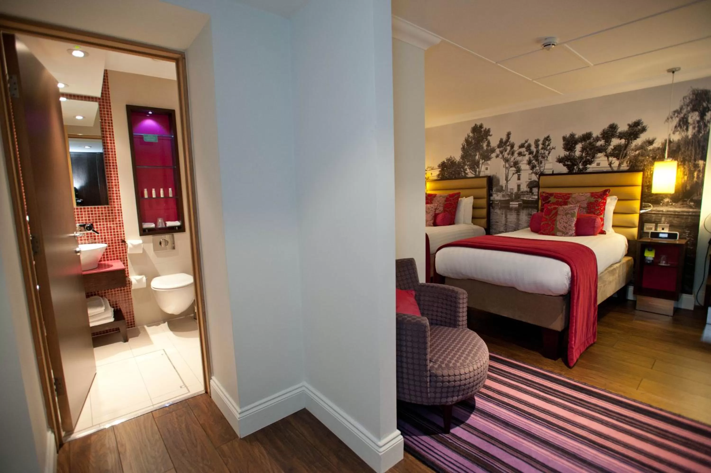 King Room or Twin Room - Disability Access in Hotel Indigo London Hyde Park Paddington, an IHG Hotel
