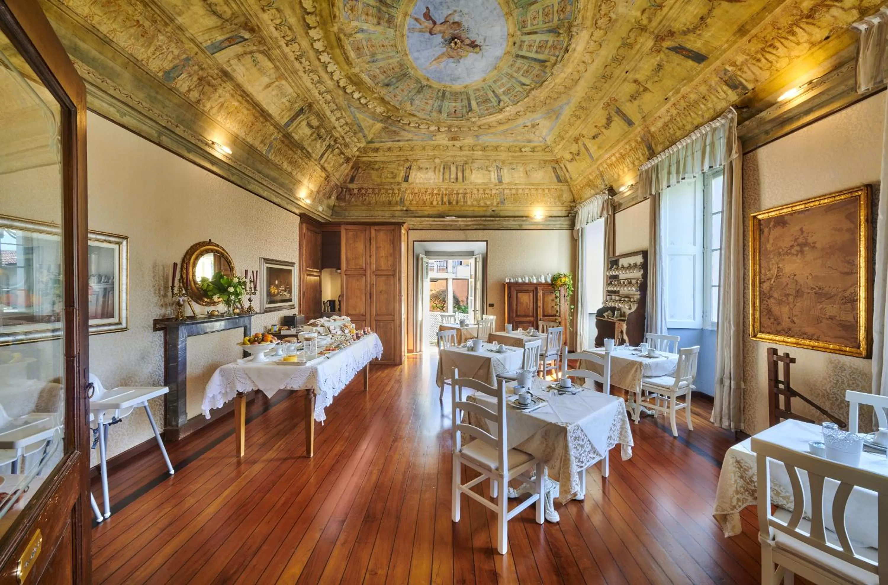 Breakfast in Villa Annamaria B&B