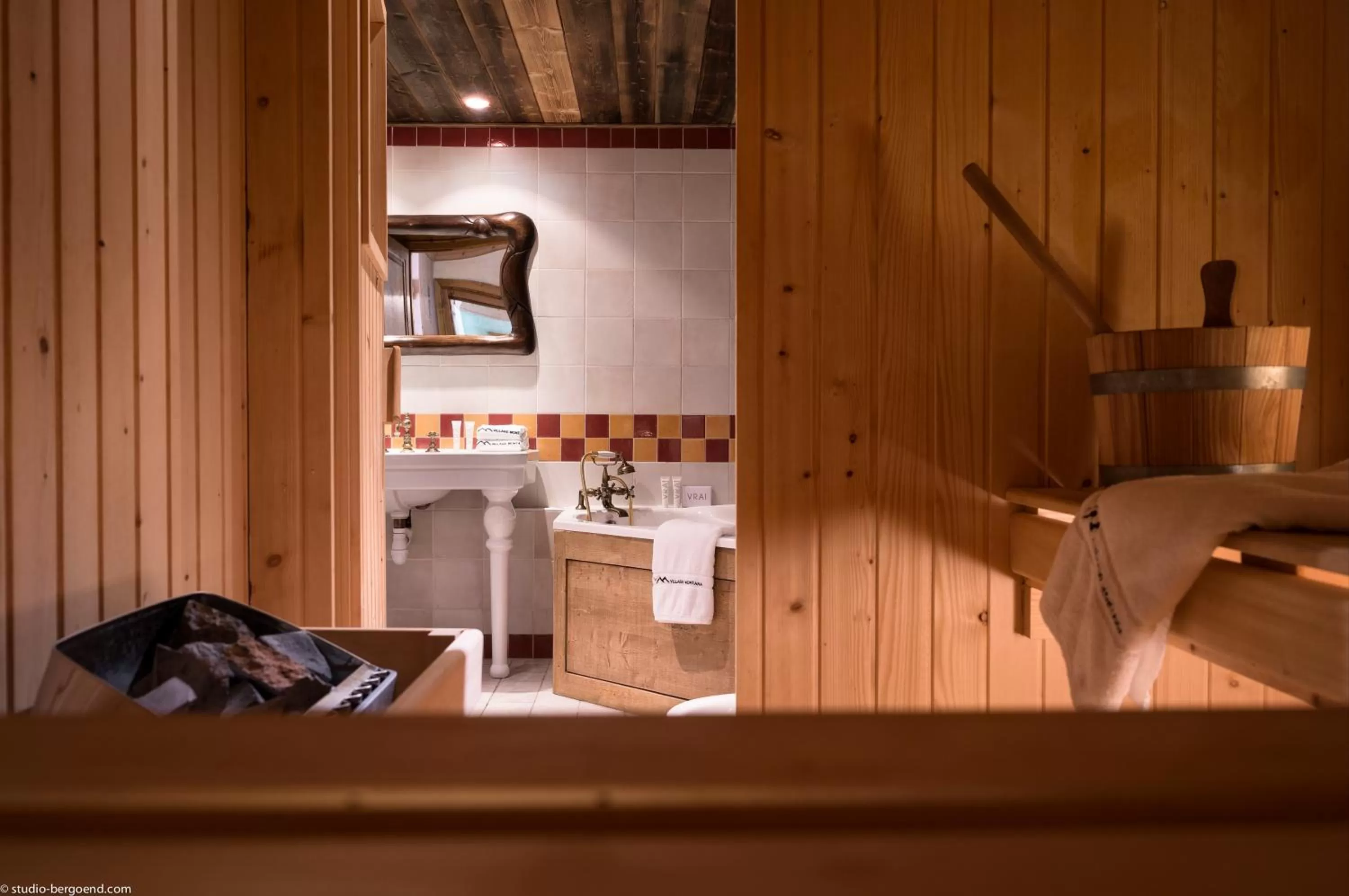 Bathroom in Hôtel Les Suites du Montana by Les Etincelles