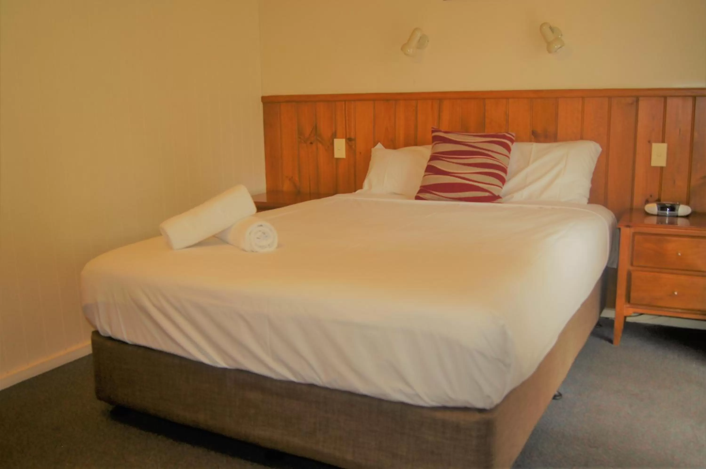 Budget Quadruple Room in Quality Hotel Lakeside