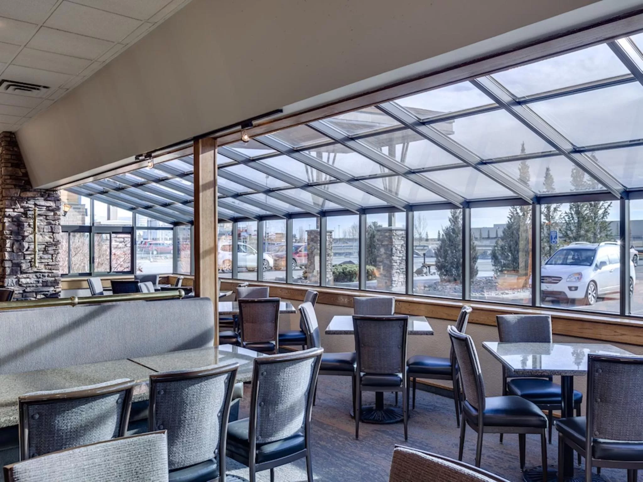 Restaurant/places to eat in Heritage Inn Hotel & Convention Centre - High River