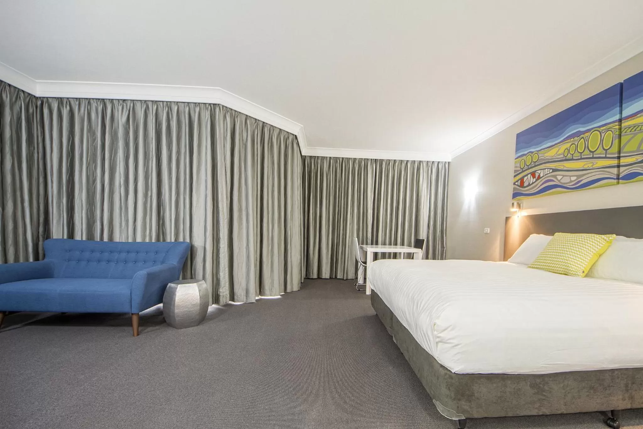 Photo of the whole room, Bed in Club Cowra Motel