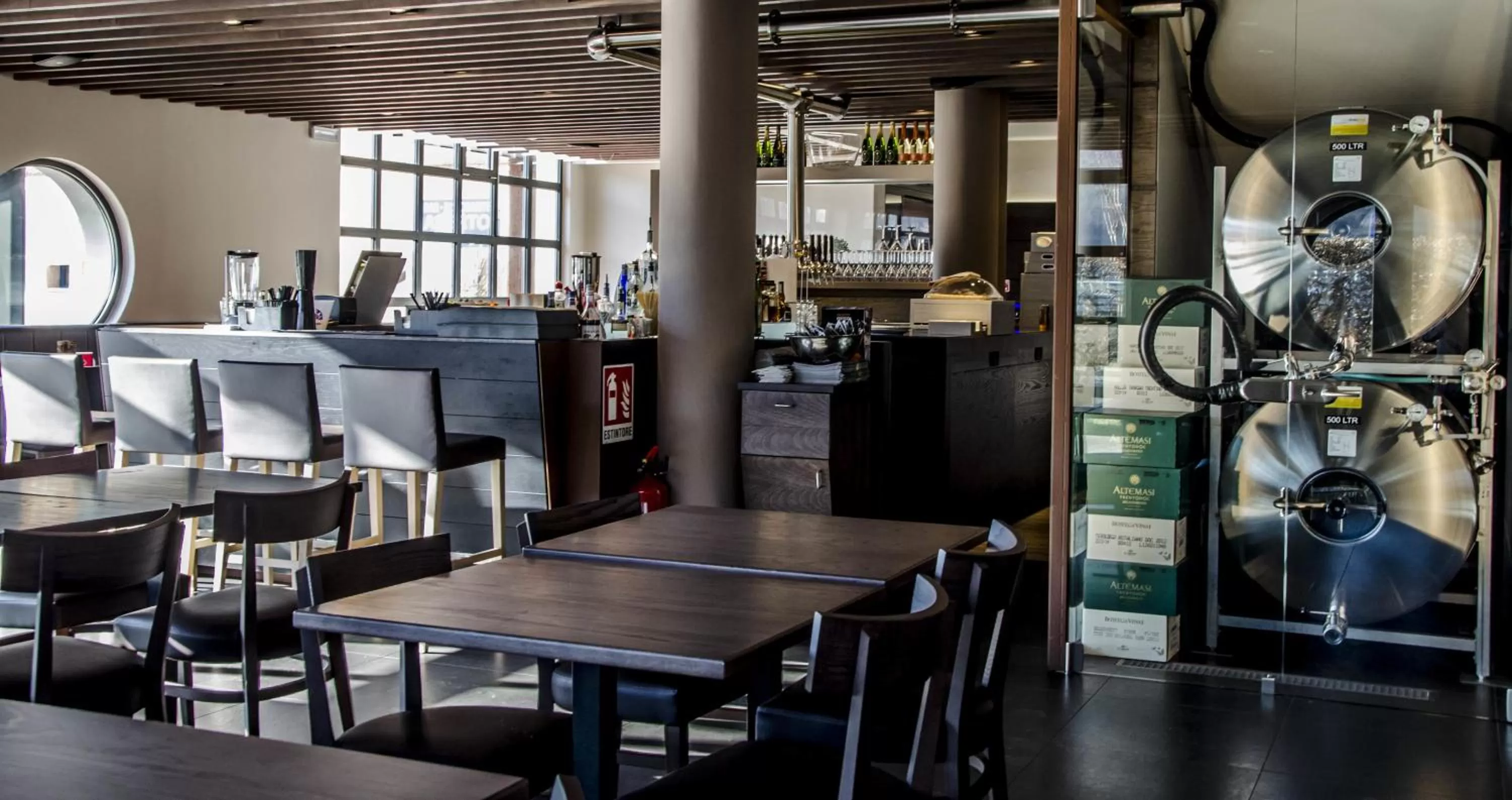 Restaurant/places to eat in Fly Bike Hotel