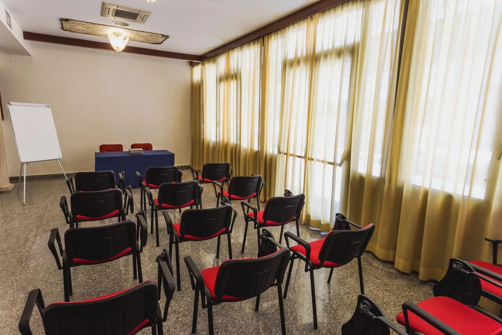 Communal lounge/ TV room in Phi Hotel Ambra