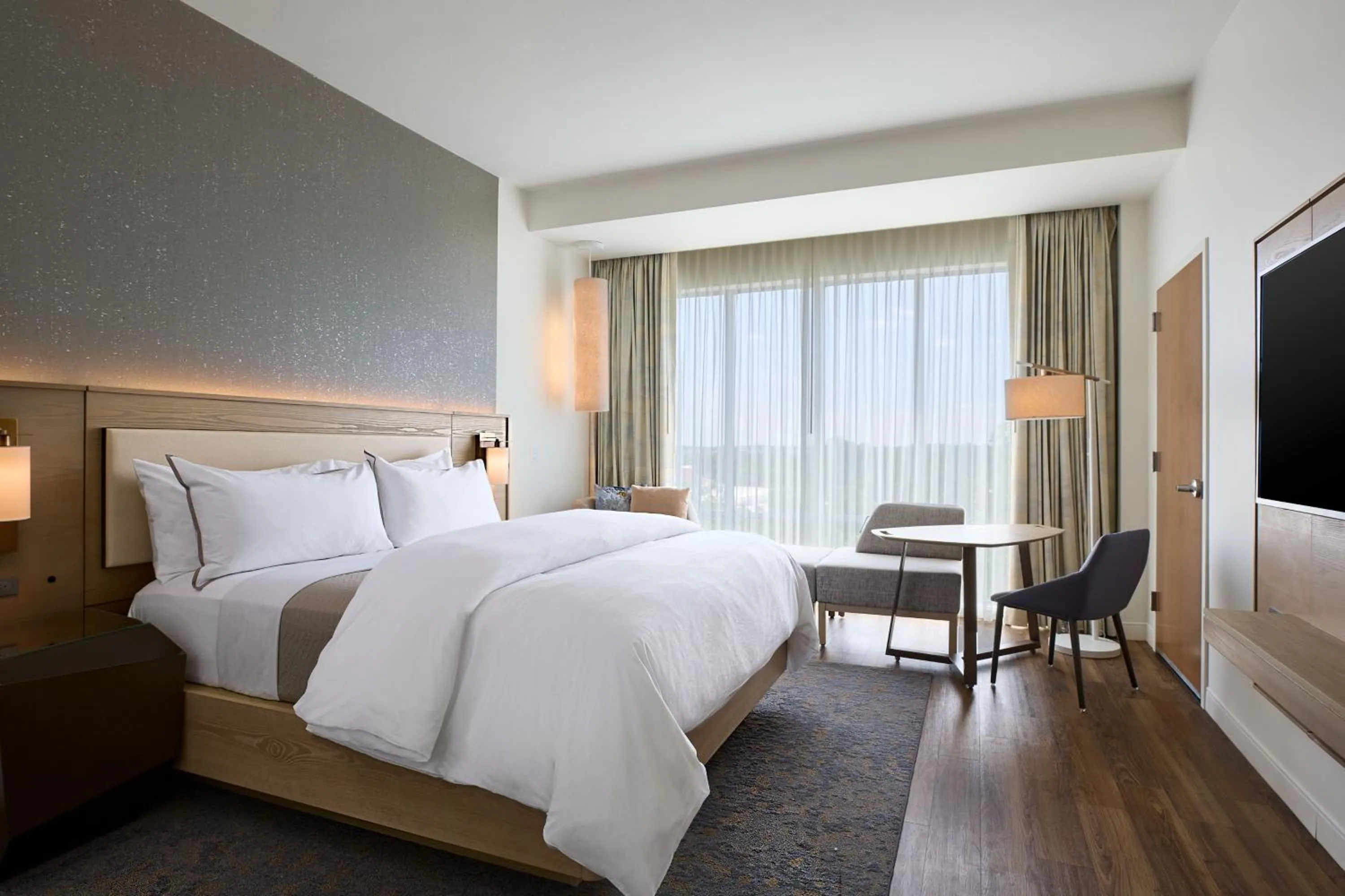 Photo of the whole room, Bed in The Westin Raleigh-Durham Airport