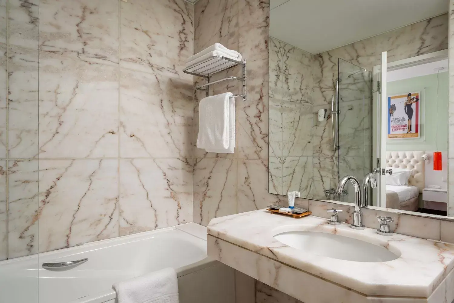 Standard Triple Room in Hotel Florida Standard Triple Room in Hotel Florida