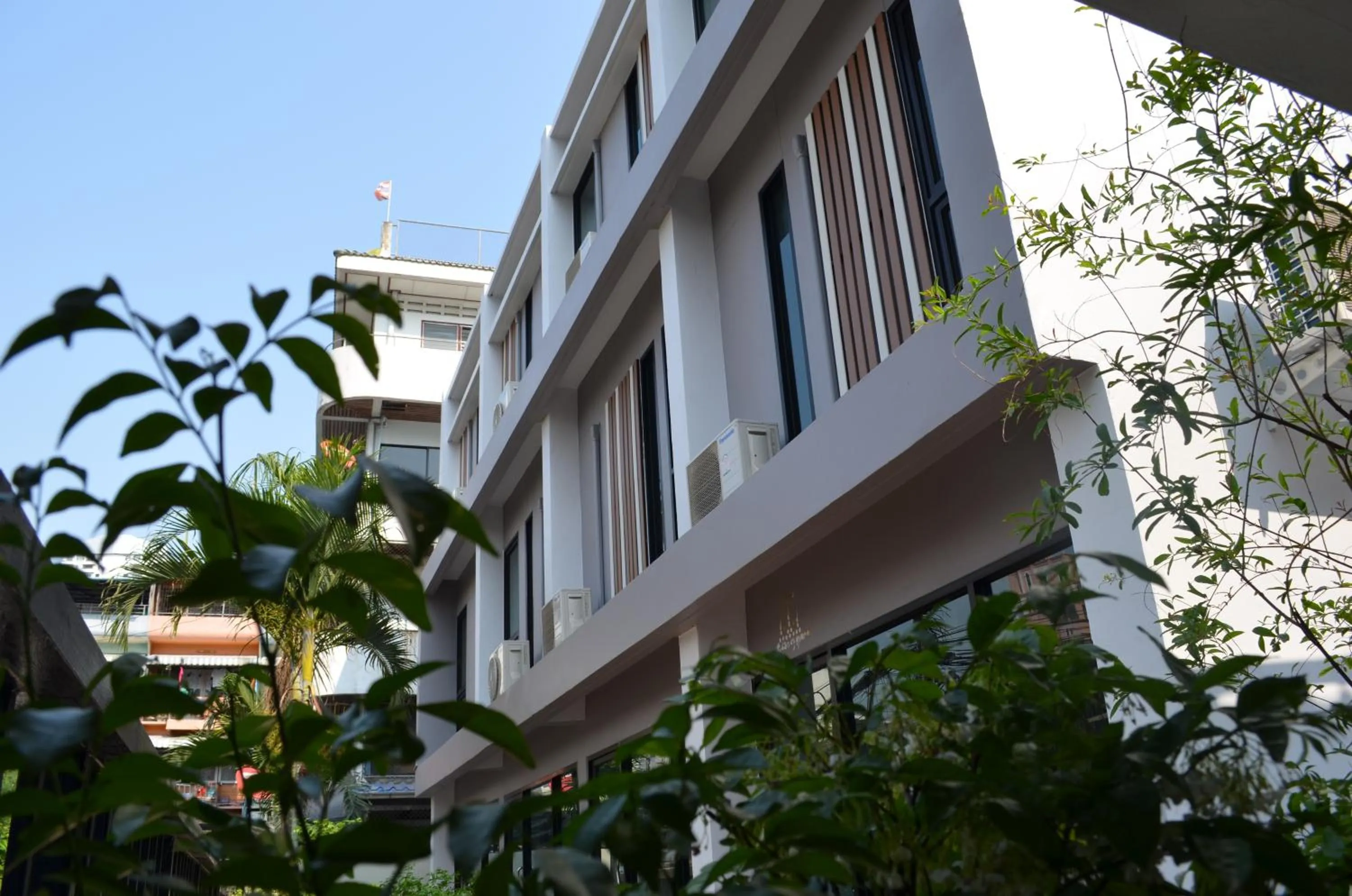 Facade/entrance in Varinda Hostel