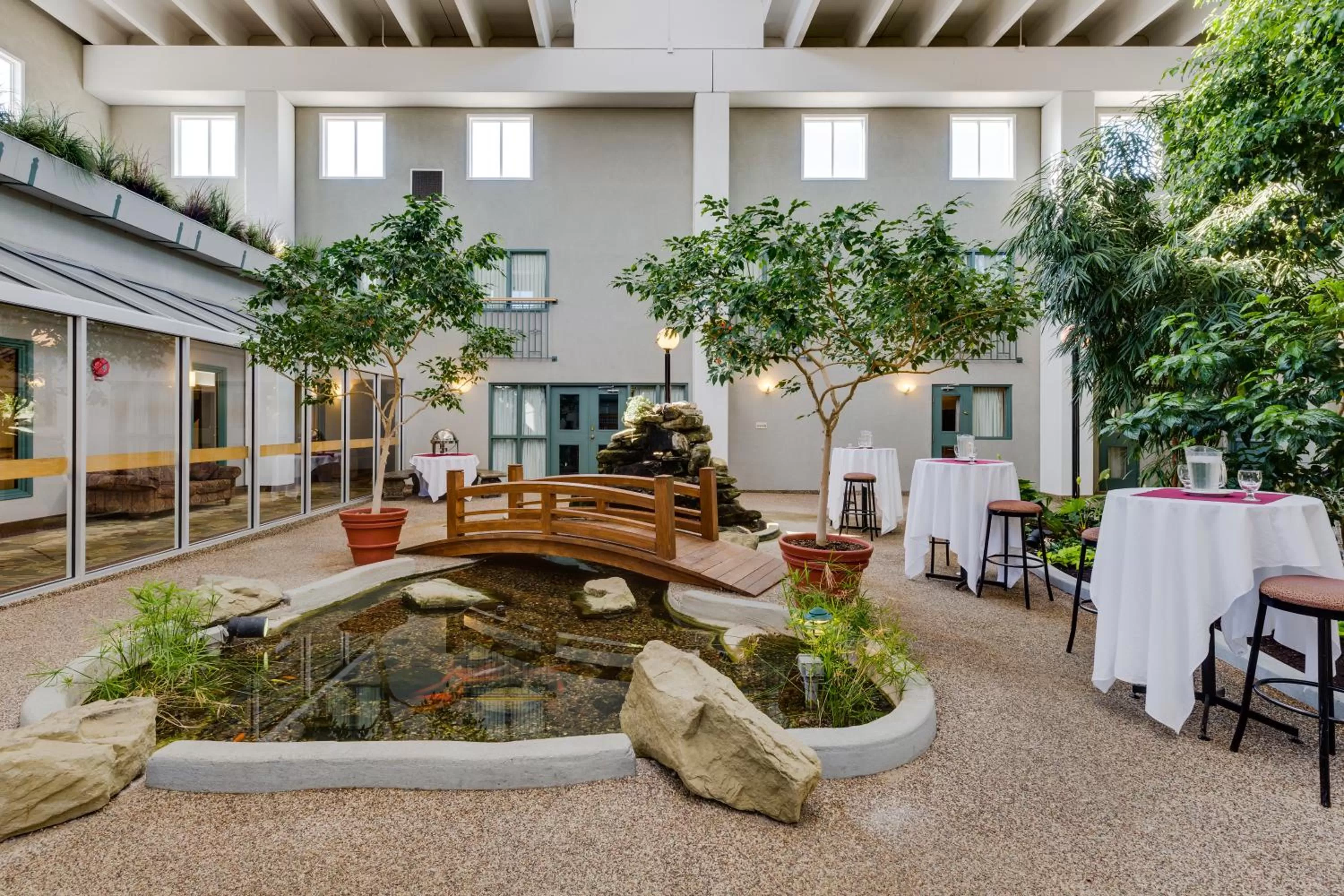 Garden in Heritage Inn Hotel & Convention Centre - Taber