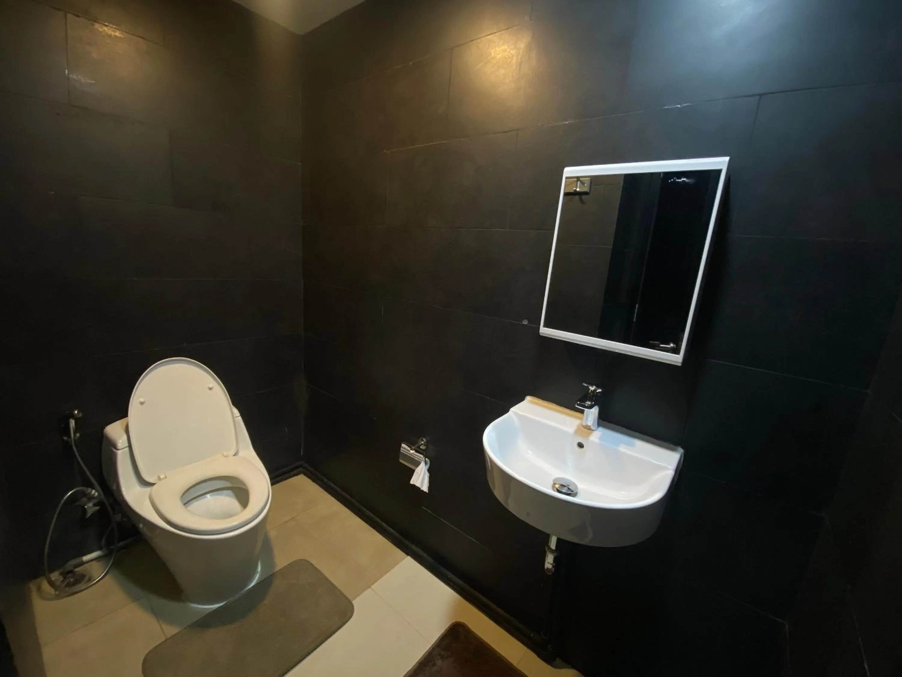 Toilet in Amaroossa Cosmo Jakarta