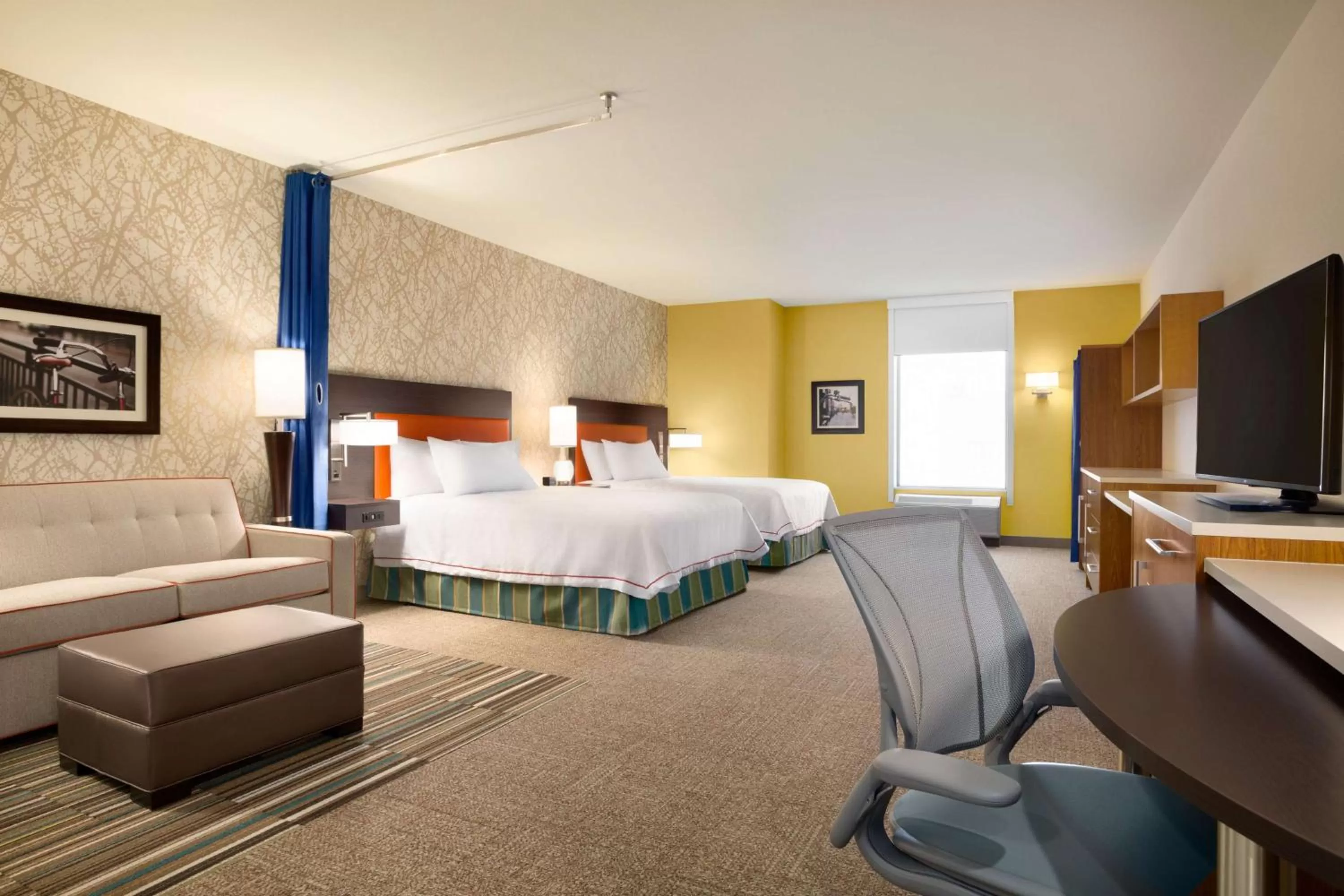 Bedroom, Bed in Home2 Suites By Hilton Birmingham Downtown