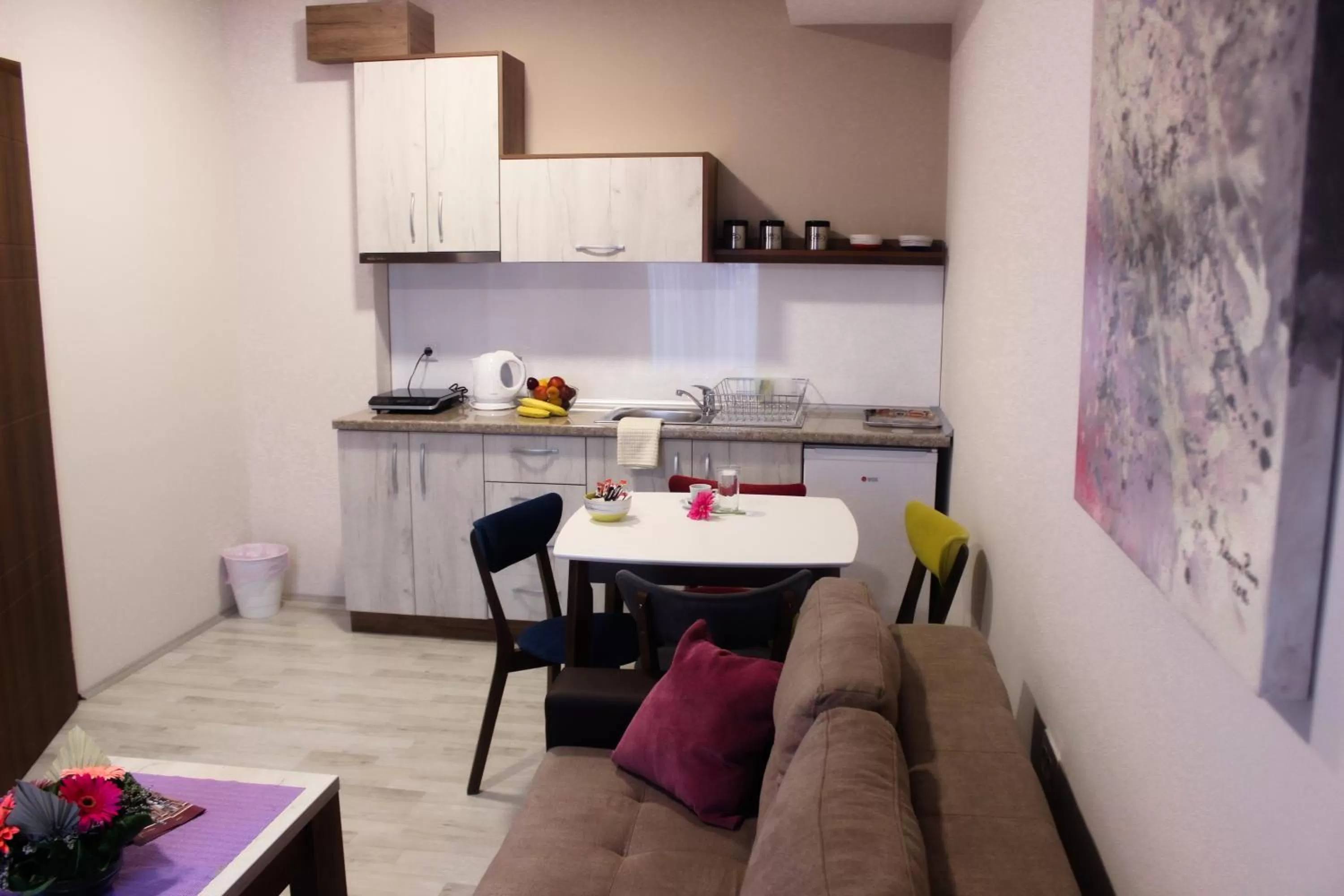 Kitchen/Kitchenette in Boulevard Apartments