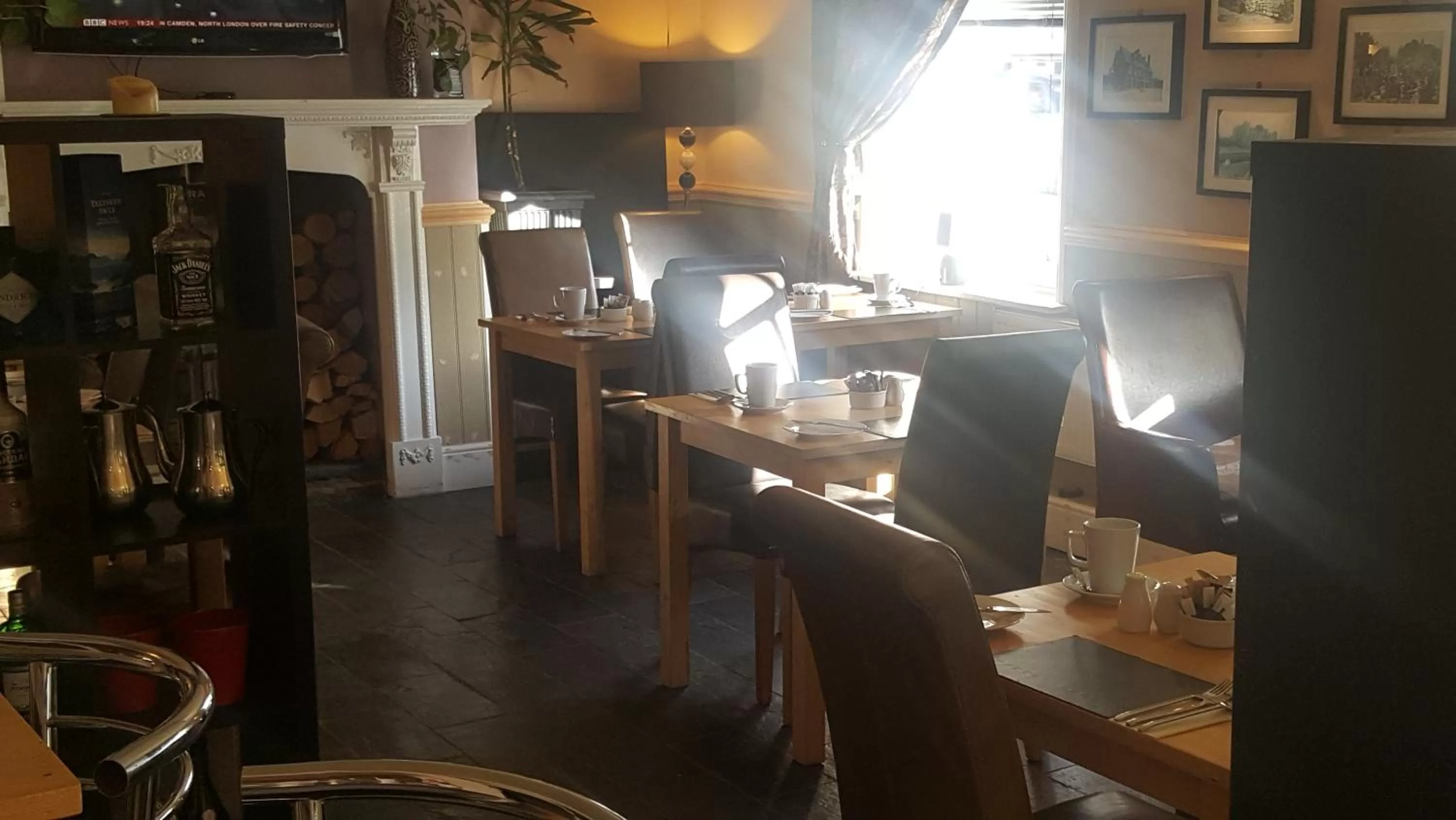 Restaurant/places to eat in Beaumond Cross Inn