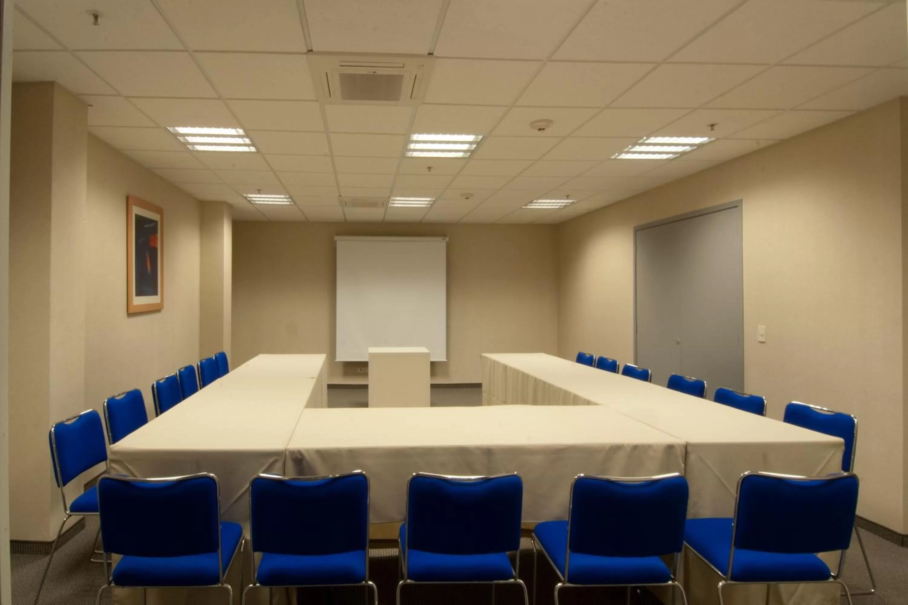 Meeting/conference room in City Express by Marriott Puebla Angelopolis