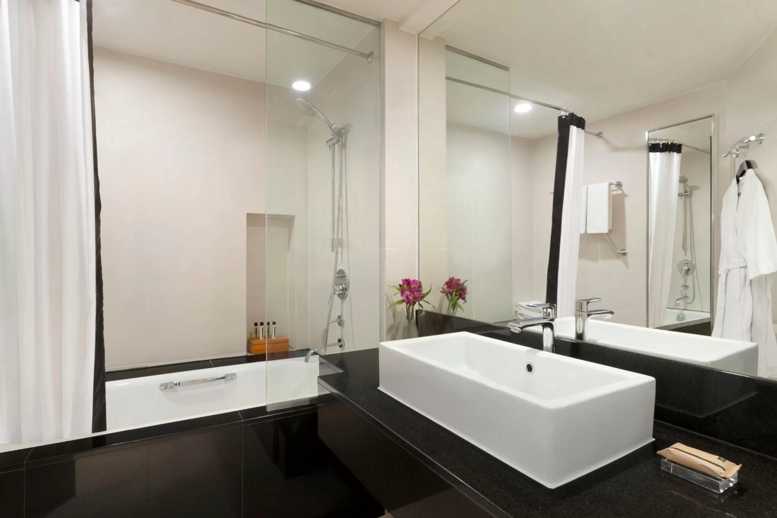 Toilet in Jen Maldives Male by Shangri-La