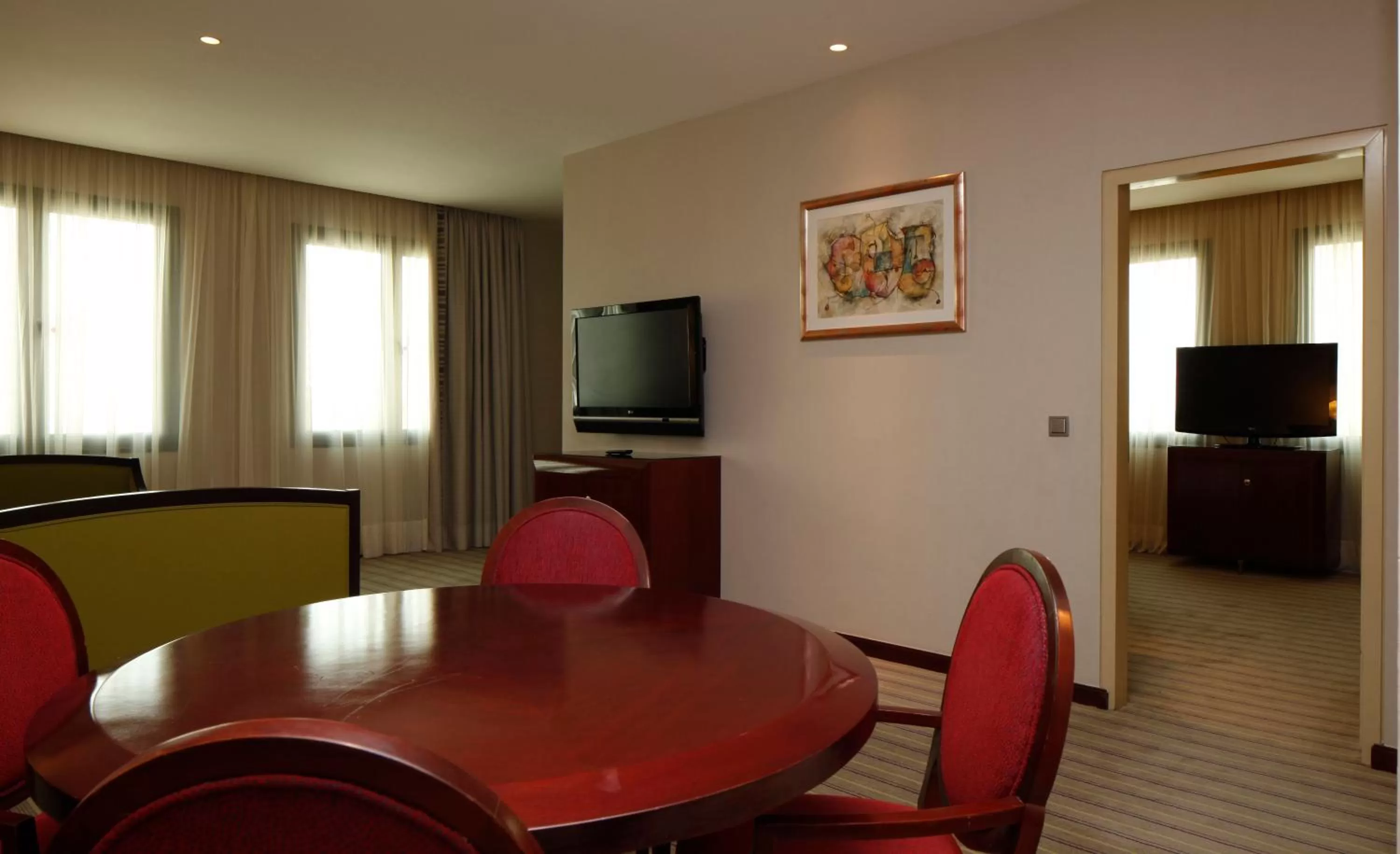 TV and multimedia in Holiday Inn Olaya by IHG