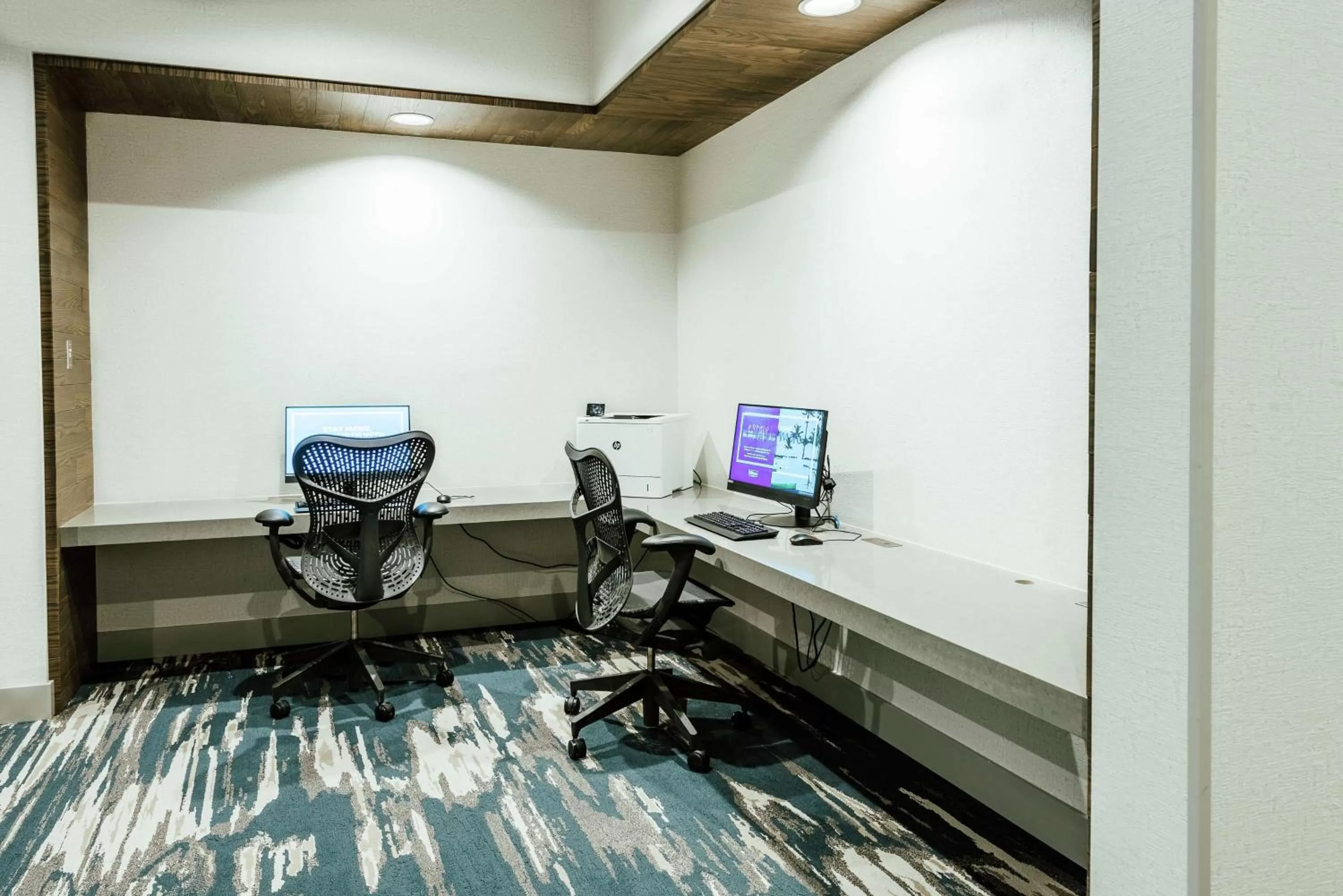 Business facilities in Hilton Garden Inn Denver Union Station