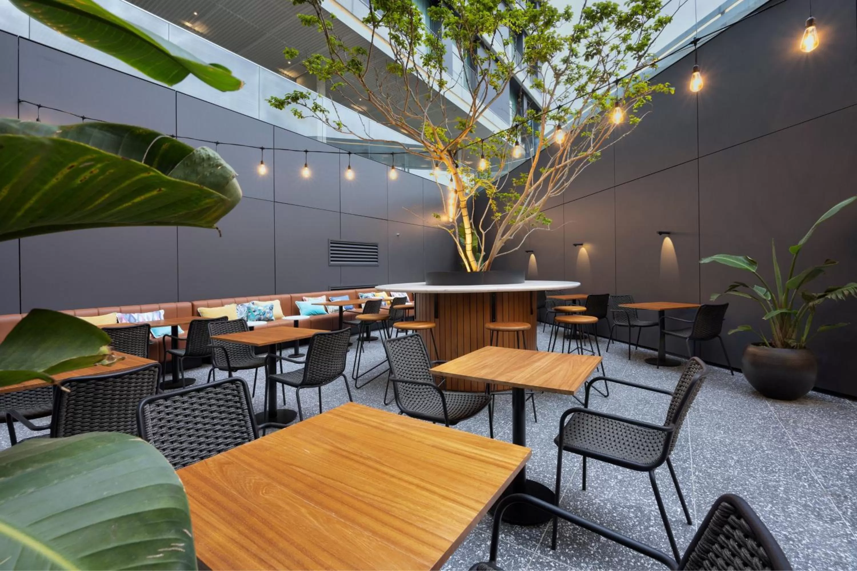 Property building in Four Points by Sheraton Matosinhos