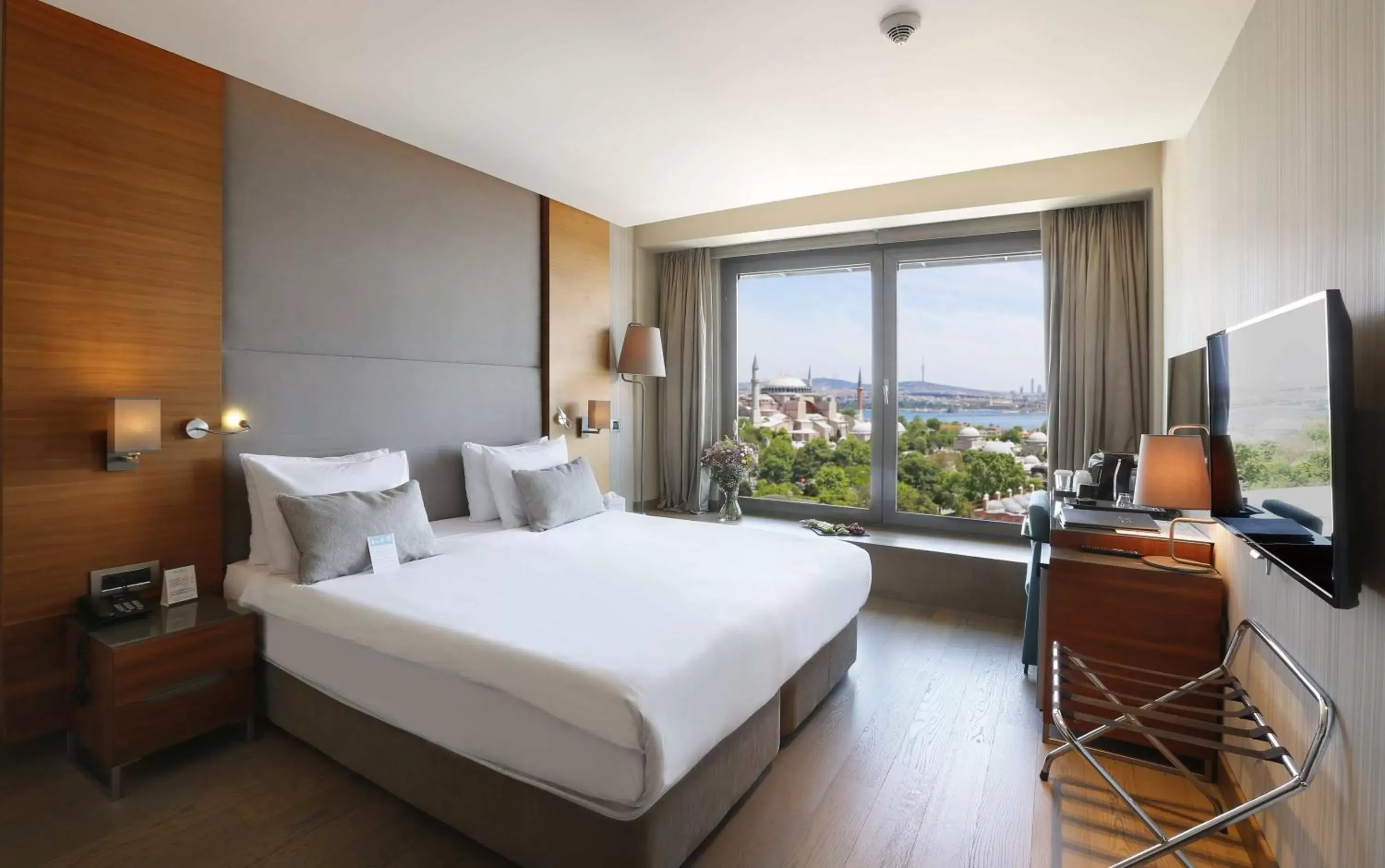 Double or Twin Room with Sea View in Hotel Arcadia Blue Istanbul Double or Twin Room with Sea View in Hotel Arcadia Blue Istanbul